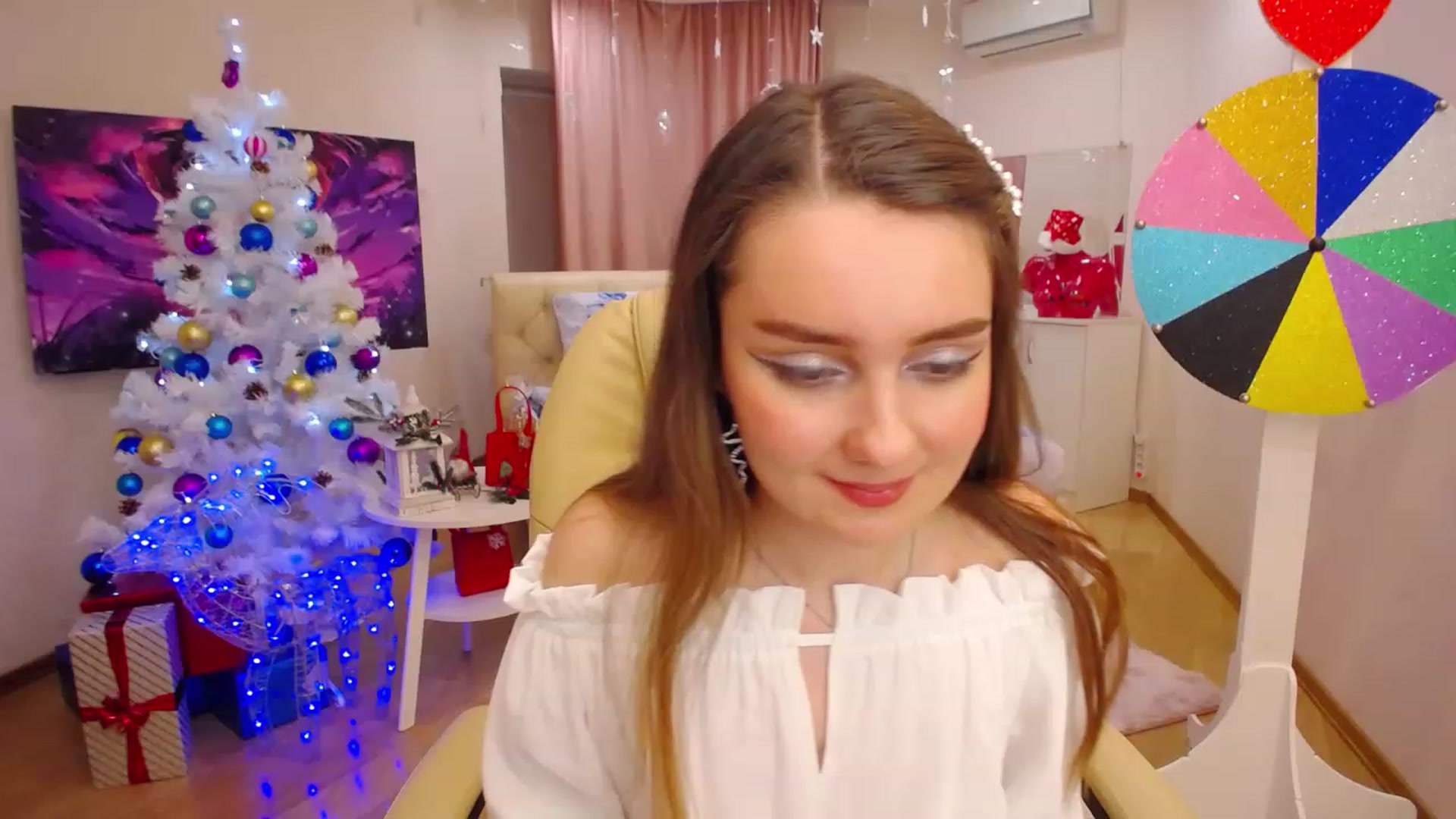 Gallery image thumbnail from OceanFeelss's myfreecams stream on, 12/30/2022, 19:42 image 17 of 20