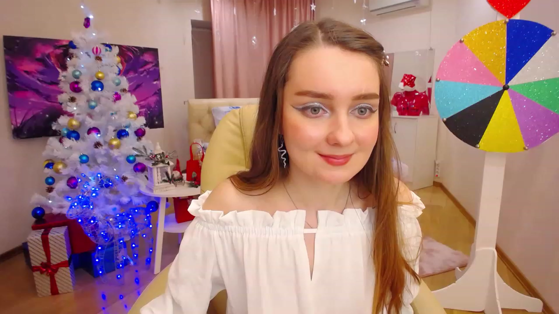 Gallery image thumbnail from OceanFeelss's myfreecams stream on, 12/30/2022, 19:42 image 18 of 20