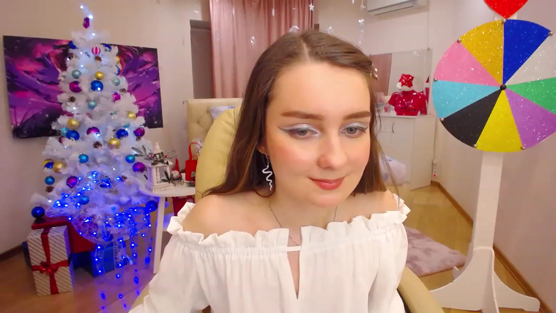 Gallery image thumbnail from OceanFeelss's myfreecams stream on, 12/30/2022, 19:42 image 20 of 20