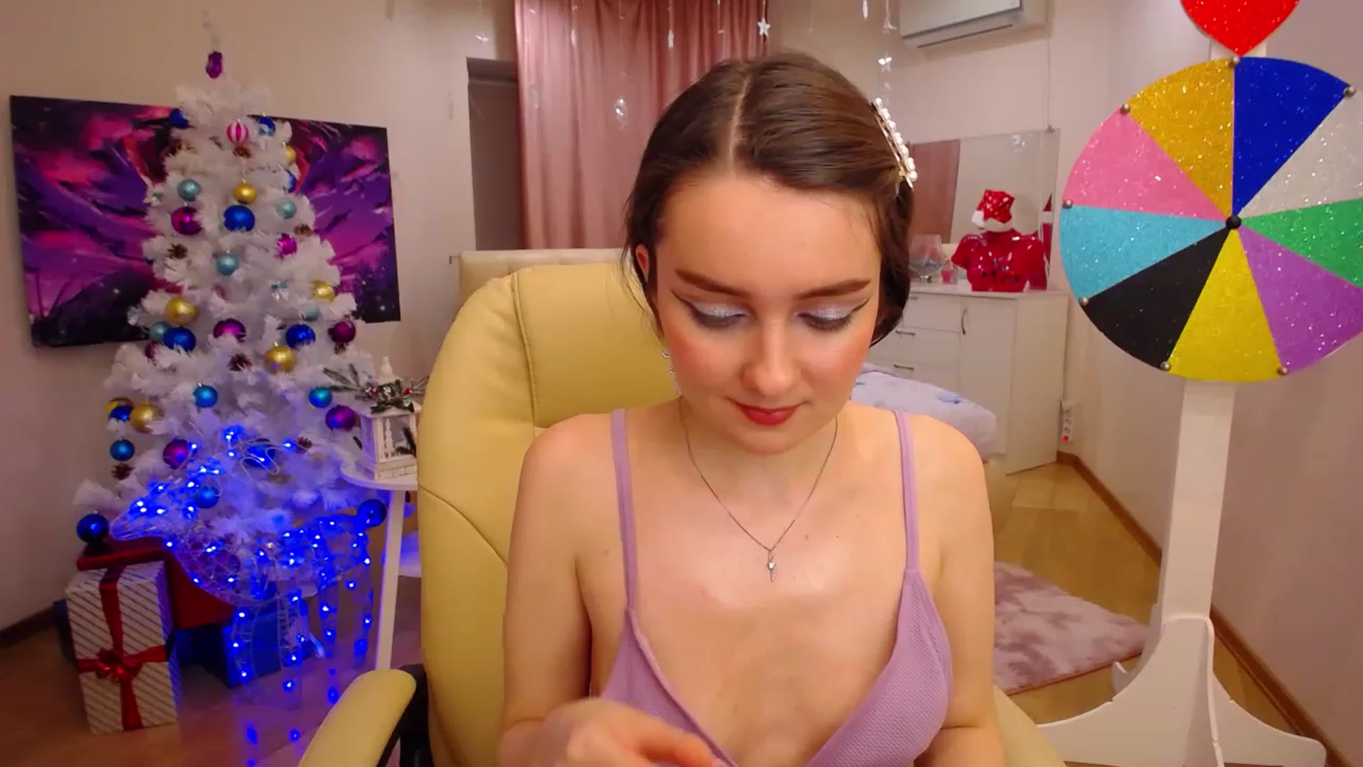 Gallery image thumbnail from OceanFeelss's myfreecams stream on, 12/30/2022, 19:42 image 5 of 20