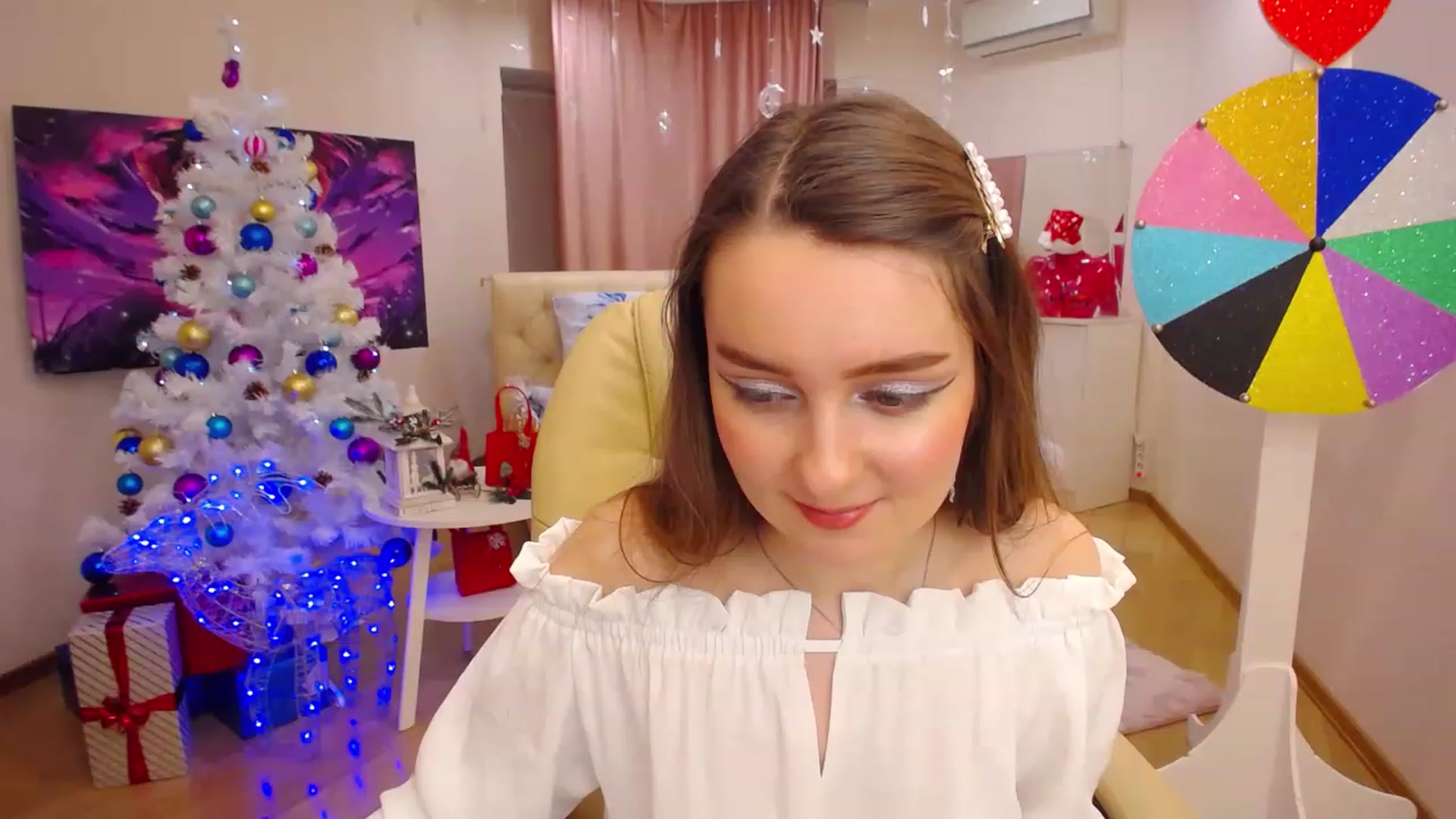 Gallery image thumbnail from OceanFeelss's myfreecams stream on, 12/30/2022, 19:42 image 16 of 20