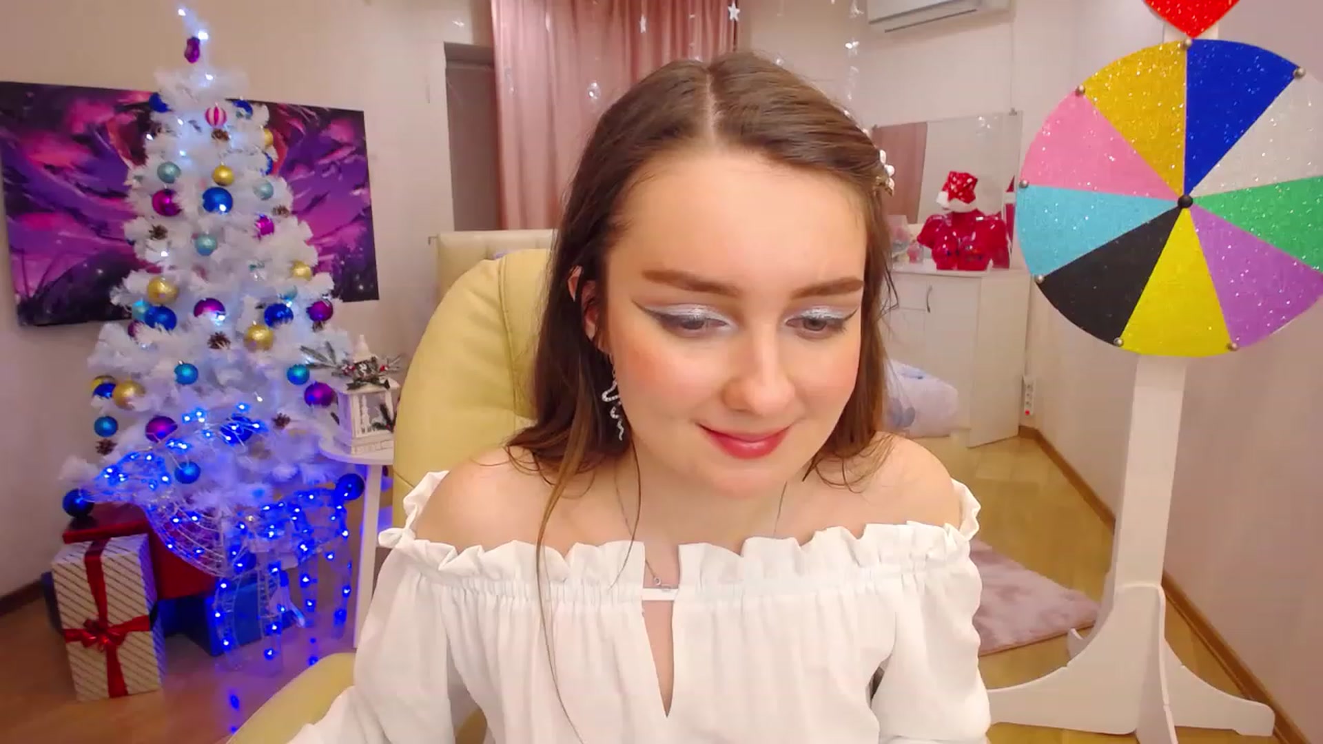 Gallery image thumbnail from OceanFeelss's myfreecams stream on, 12/30/2022, 20:50 image 13 of 20