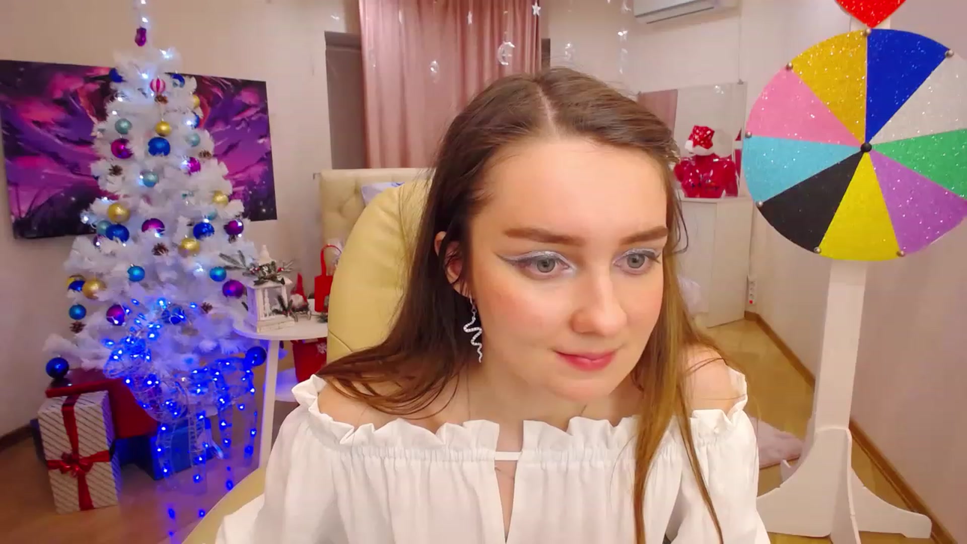 Gallery image thumbnail from OceanFeelss's myfreecams stream on, 12/30/2022, 20:50 image 2 of 20