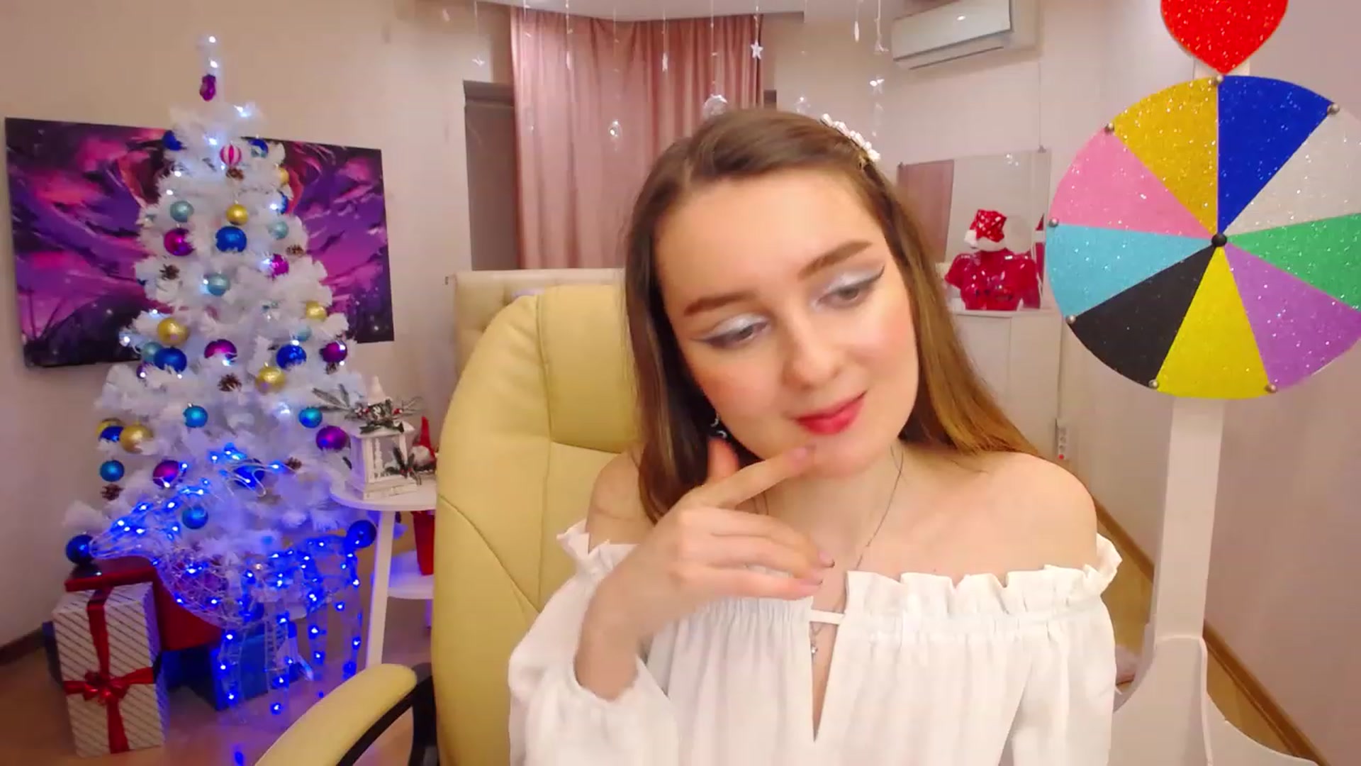 Gallery image thumbnail from OceanFeelss's myfreecams stream on, 12/30/2022, 20:50 image 19 of 20