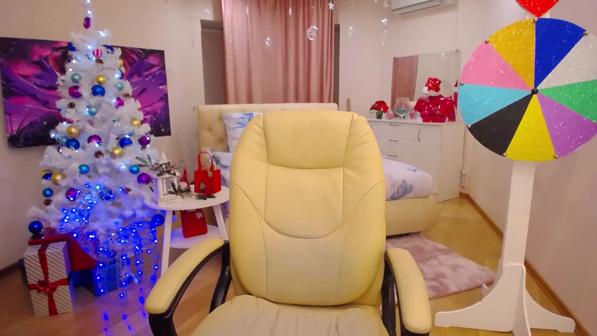 Gallery image thumbnail from OceanFeelss's myfreecams stream on, 12/30/2022, 20:50 image 4 of 20