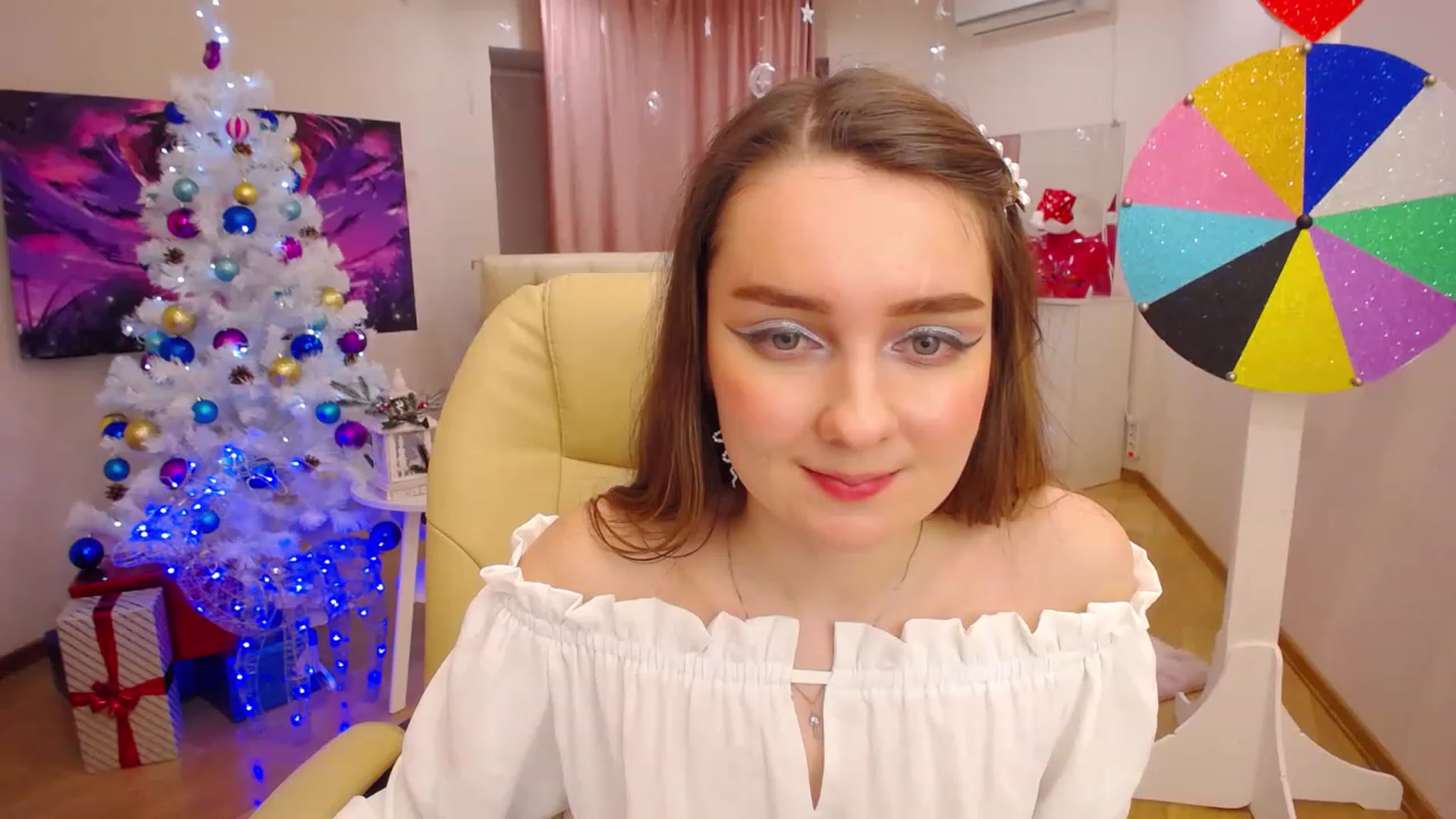 Gallery image thumbnail from OceanFeelss's myfreecams stream on, 12/30/2022, 20:50 image 6 of 20