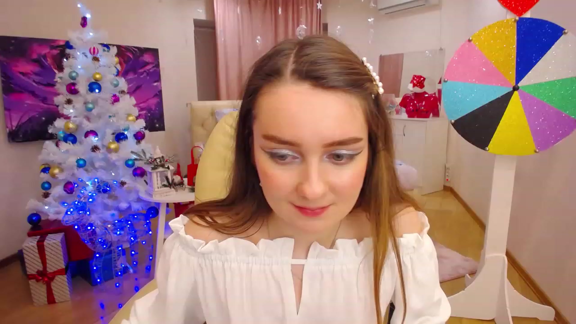 Gallery image thumbnail from OceanFeelss's myfreecams stream on, 12/30/2022, 20:50 image 1 of 20