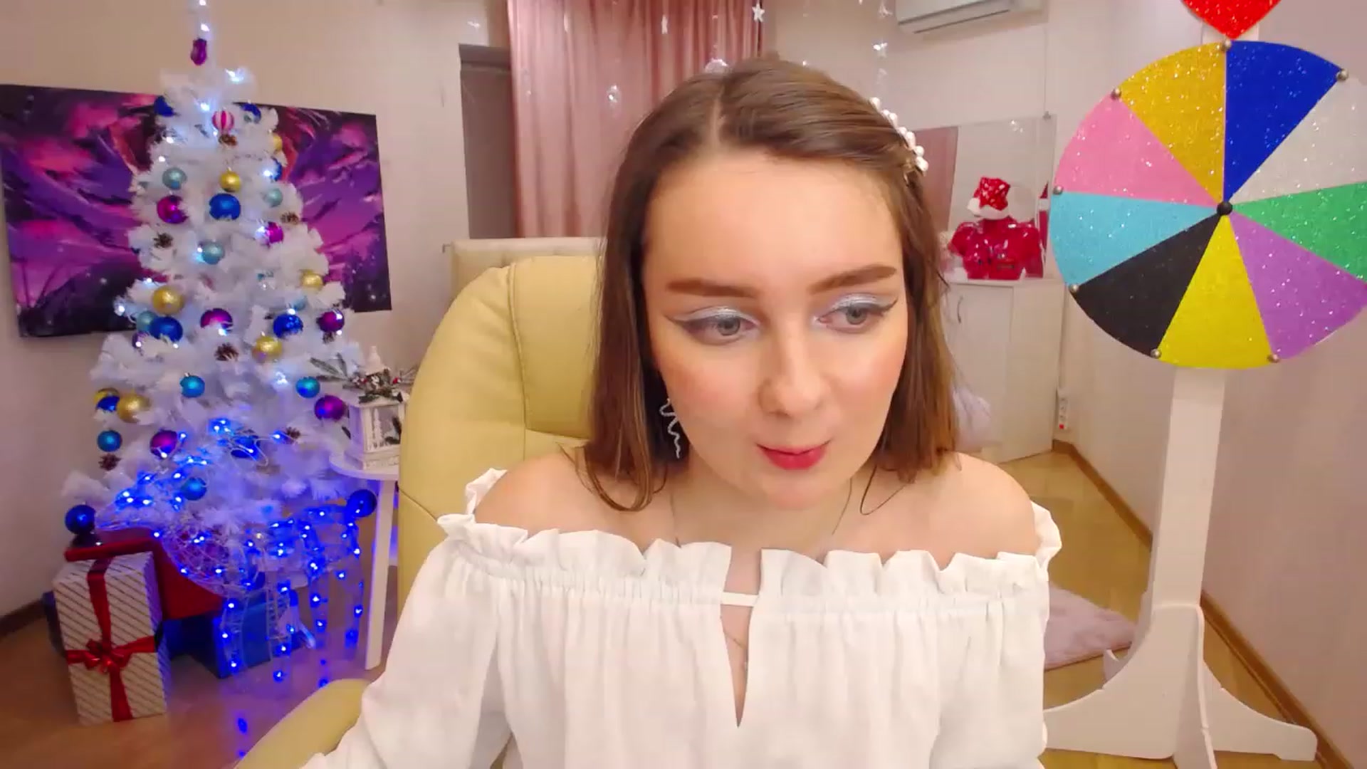 Gallery image thumbnail from OceanFeelss's myfreecams stream on, 12/30/2022, 20:50 image 7 of 20