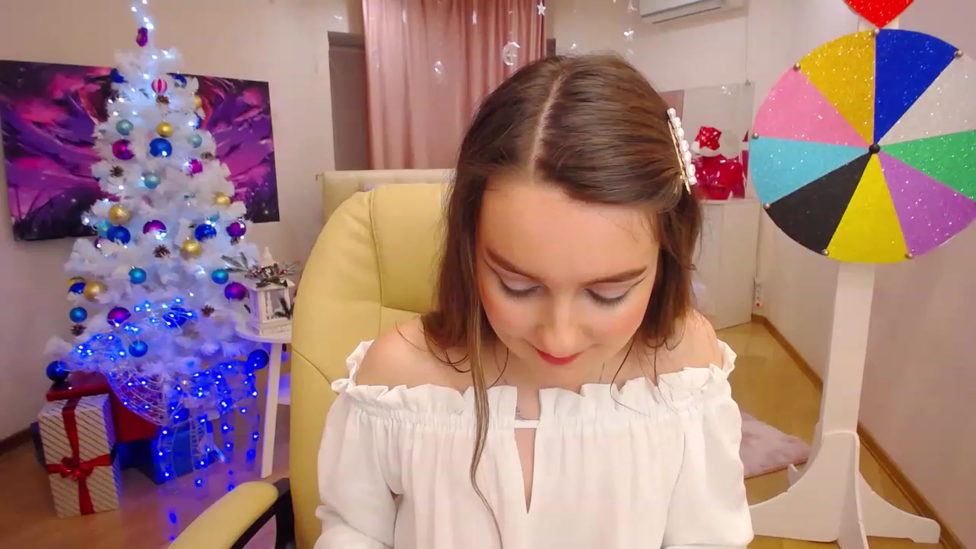 Gallery image thumbnail from OceanFeelss's myfreecams stream on, 12/30/2022, 20:50 image 12 of 20