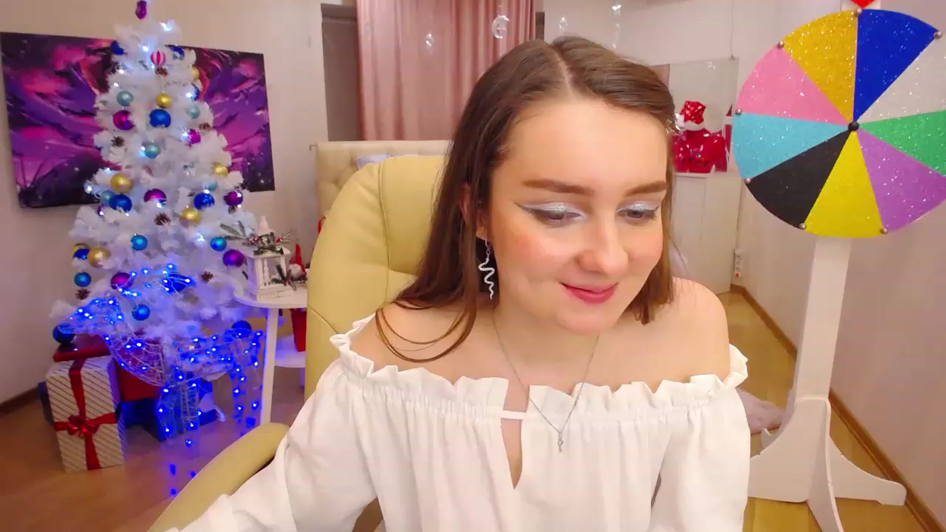 Gallery image thumbnail from OceanFeelss's myfreecams stream on, 12/30/2022, 22:32 image 20 of 20