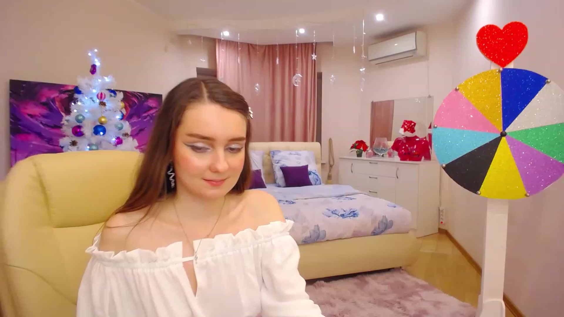 Gallery image thumbnail from OceanFeelss's myfreecams stream on, 12/30/2022, 22:32 image 15 of 20