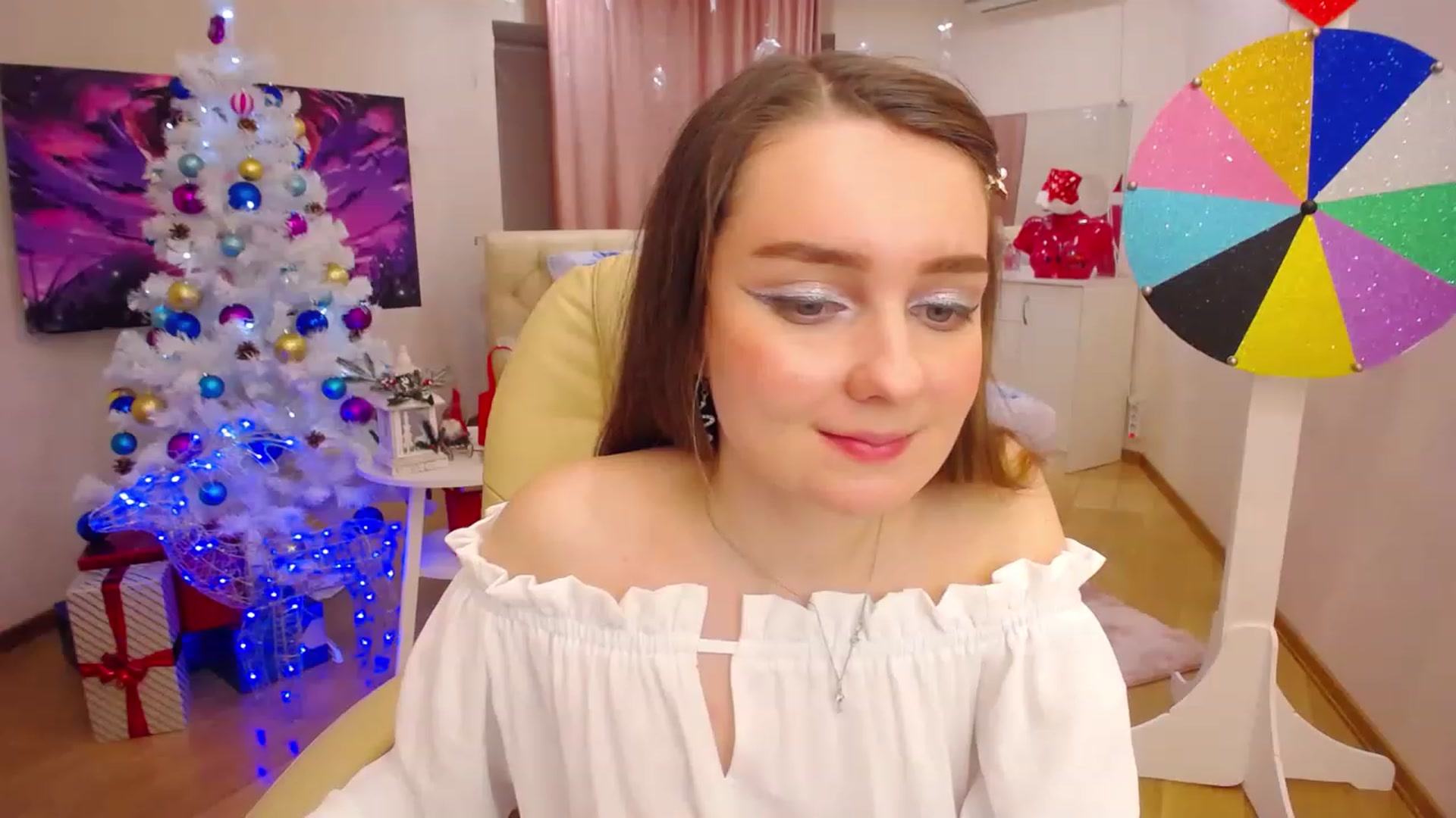Gallery image thumbnail from OceanFeelss's myfreecams stream on, 12/30/2022, 22:32 image 6 of 20