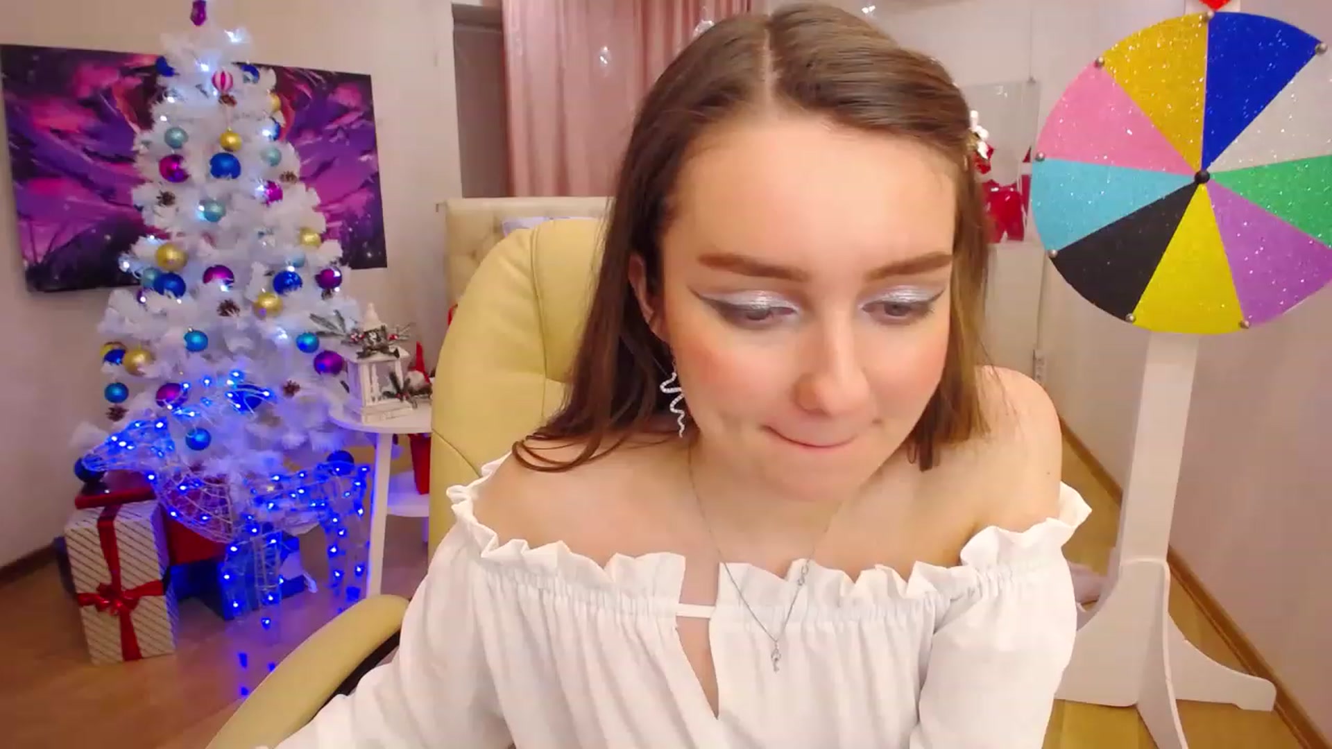 Gallery image thumbnail from OceanFeelss's myfreecams stream on, 12/30/2022, 22:32 image 19 of 20