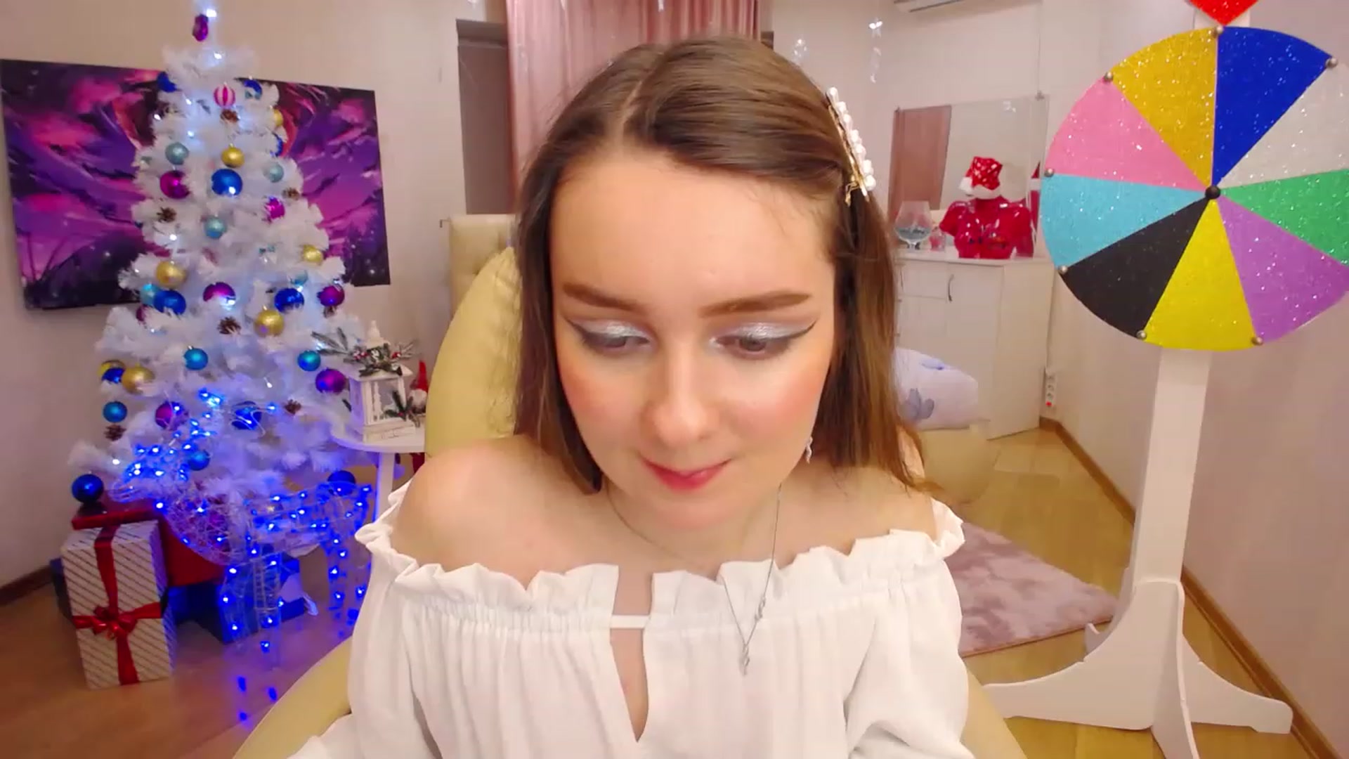 Gallery image thumbnail from OceanFeelss's myfreecams stream on, 12/30/2022, 22:32 image 10 of 20