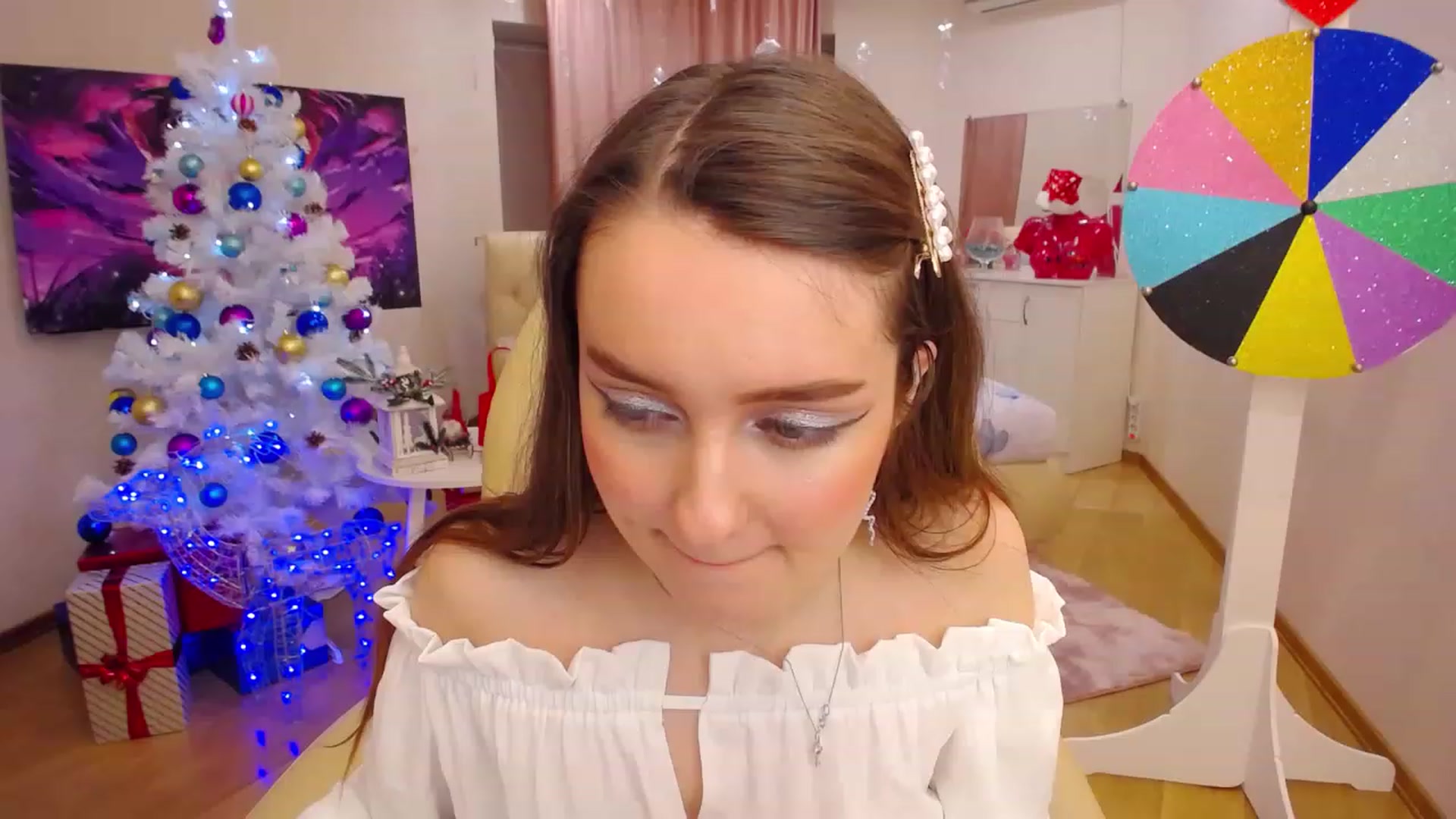 Gallery image thumbnail from OceanFeelss's myfreecams stream on, 12/30/2022, 22:32 image 2 of 20