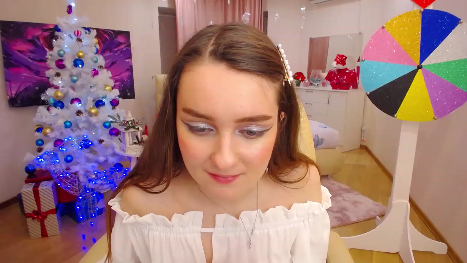 Gallery image thumbnail from OceanFeelss's myfreecams stream on, 12/30/2022, 22:32 image 3 of 20