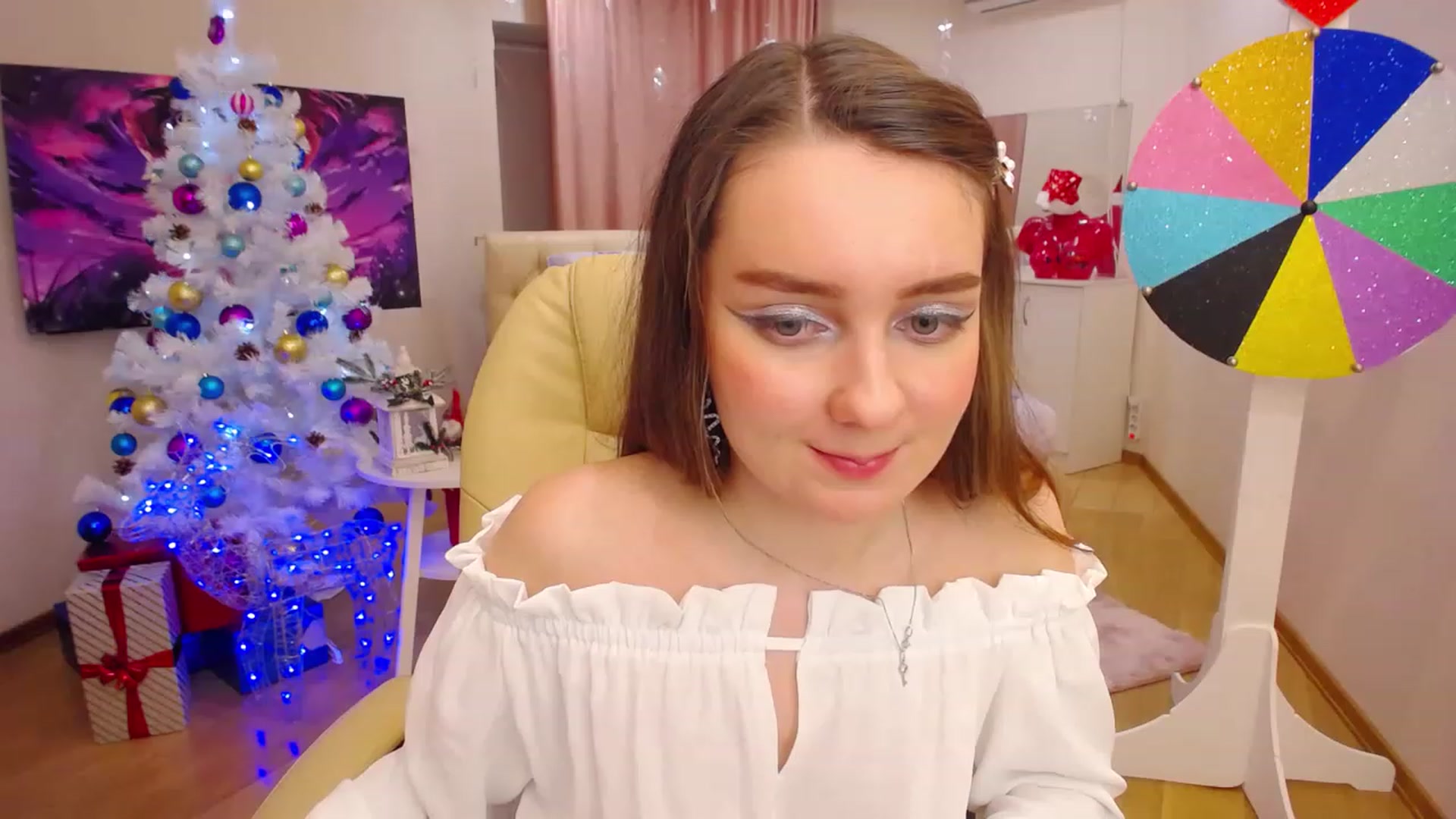 Gallery image thumbnail from OceanFeelss's myfreecams stream on, 12/30/2022, 22:32 image 11 of 20