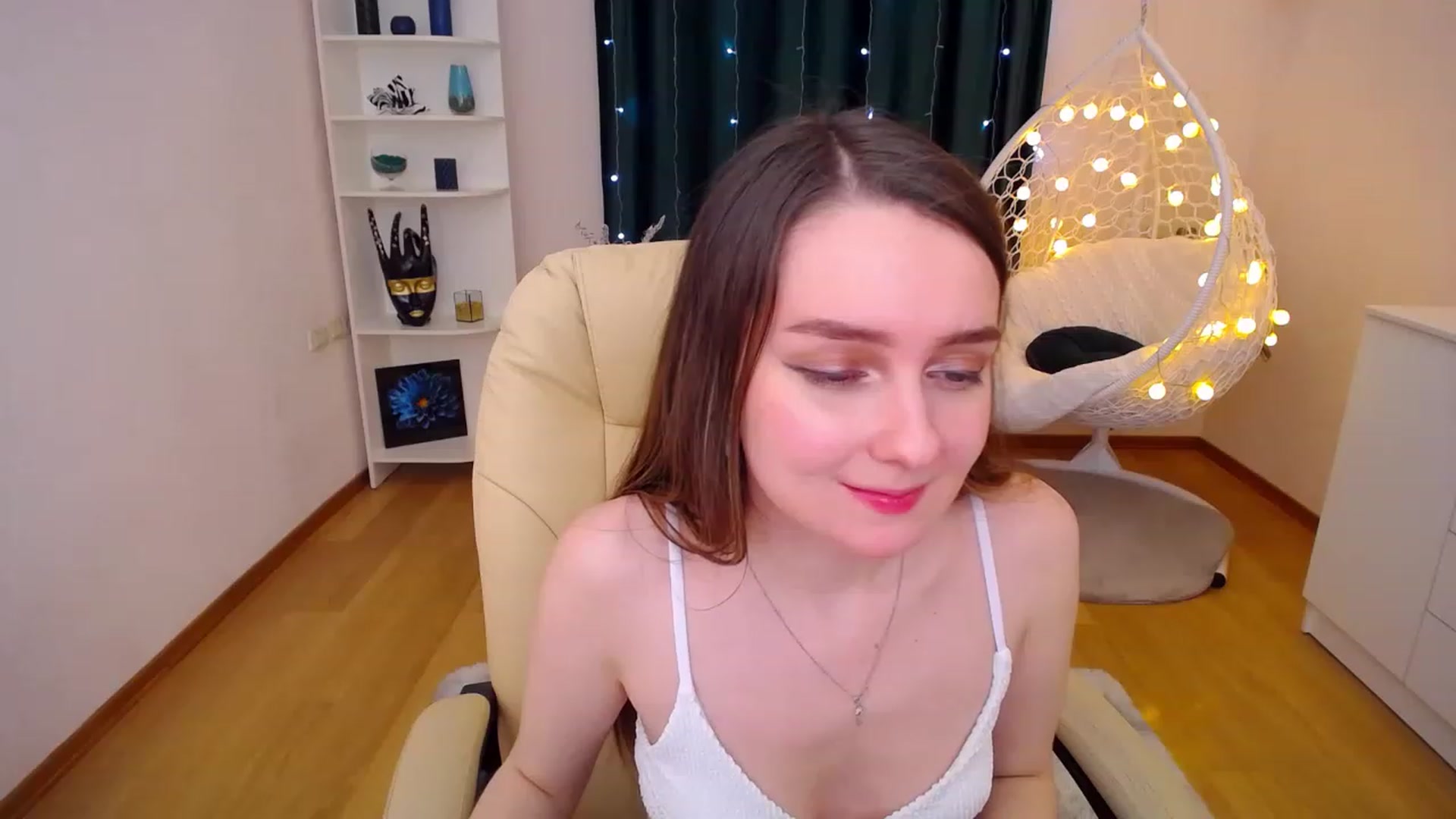 Gallery image thumbnail from OceanFeelss's myfreecams stream on, 01/09/2023, 07:44 image 10 of 20