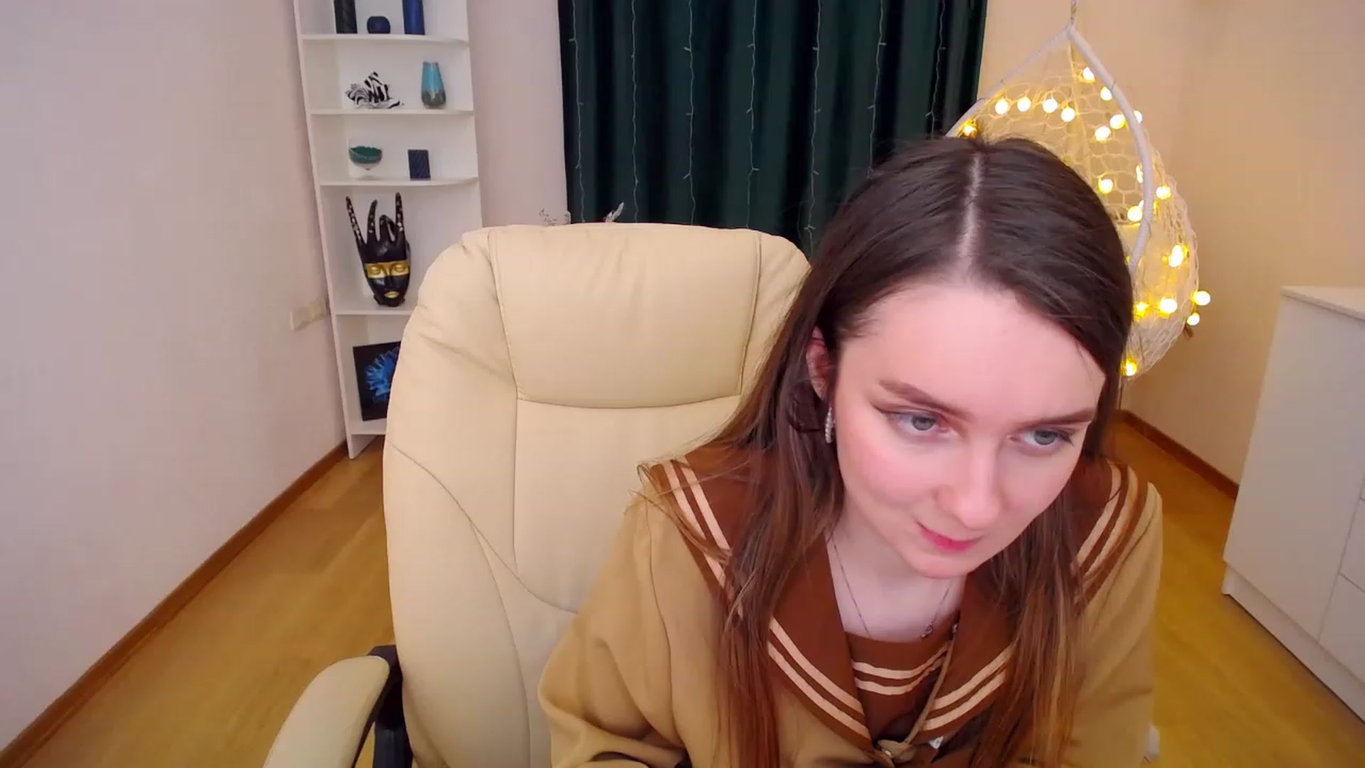Gallery image thumbnail from OceanFeelss's myfreecams stream on, 01/09/2023, 09:40 image 7 of 20