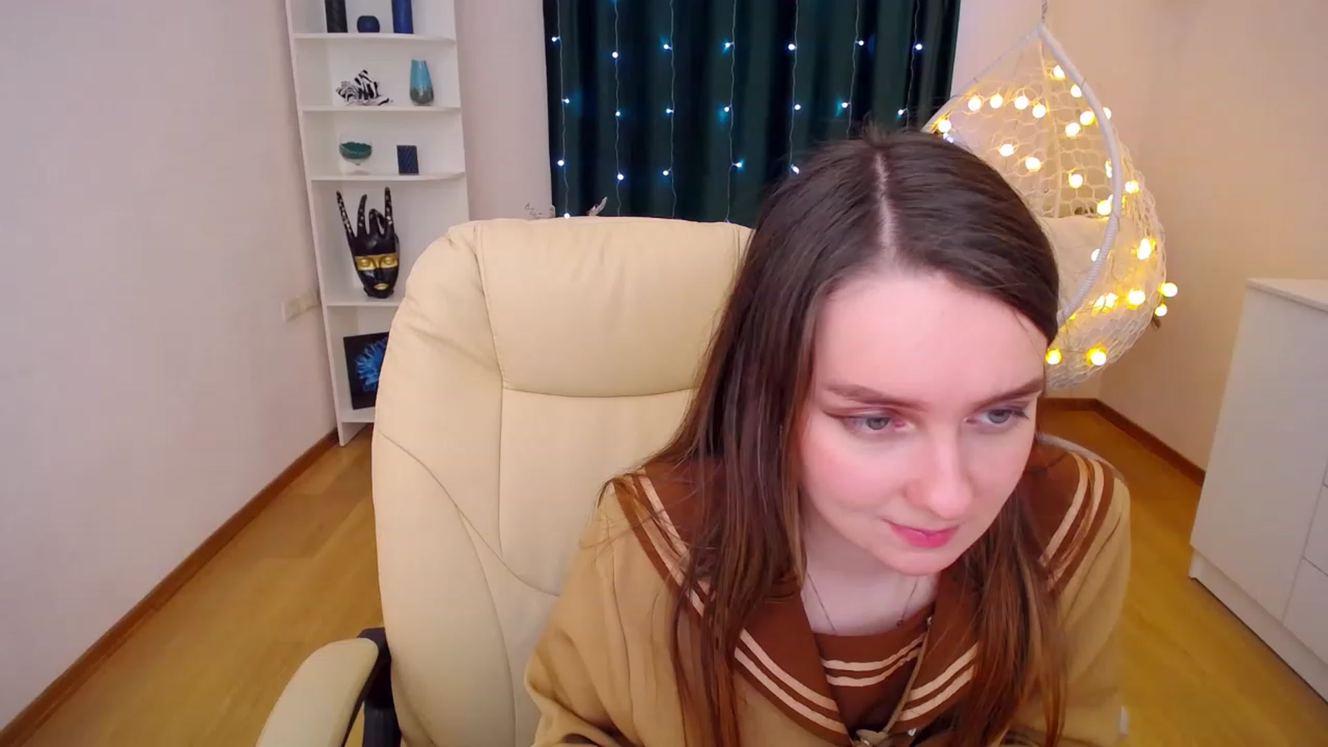 Gallery image thumbnail from OceanFeelss's myfreecams stream on, 01/09/2023, 09:40 image 6 of 20