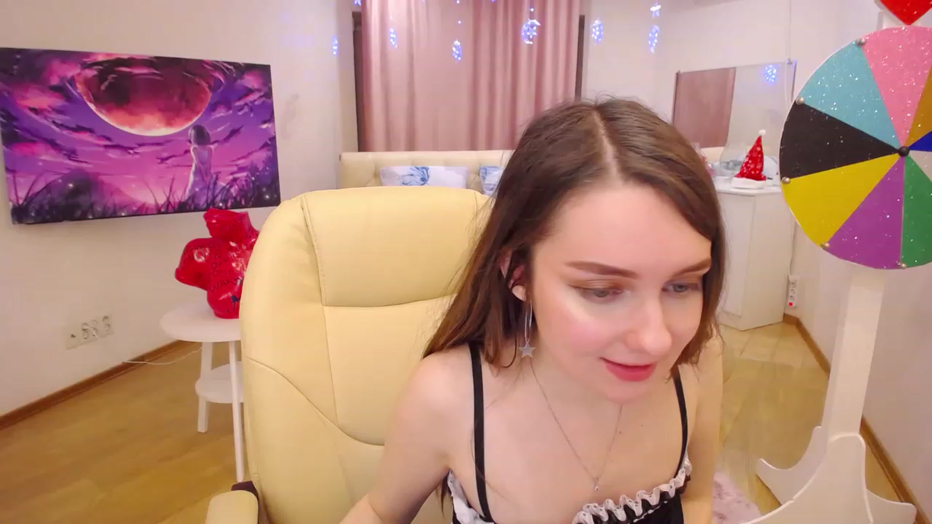 Gallery image thumbnail from OceanFeelss's myfreecams stream on, 01/10/2023, 14:23 image 8 of 20