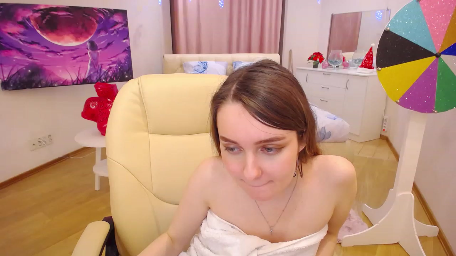 Gallery image thumbnail from OceanFeelss's myfreecams stream on, 01/10/2023, 16:11 image 10 of 20
