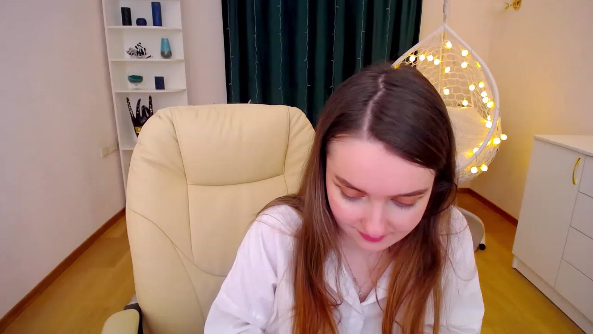 Gallery image thumbnail from OceanFeelss's myfreecams stream on, 01/12/2023, 08:33 image 1 of 20