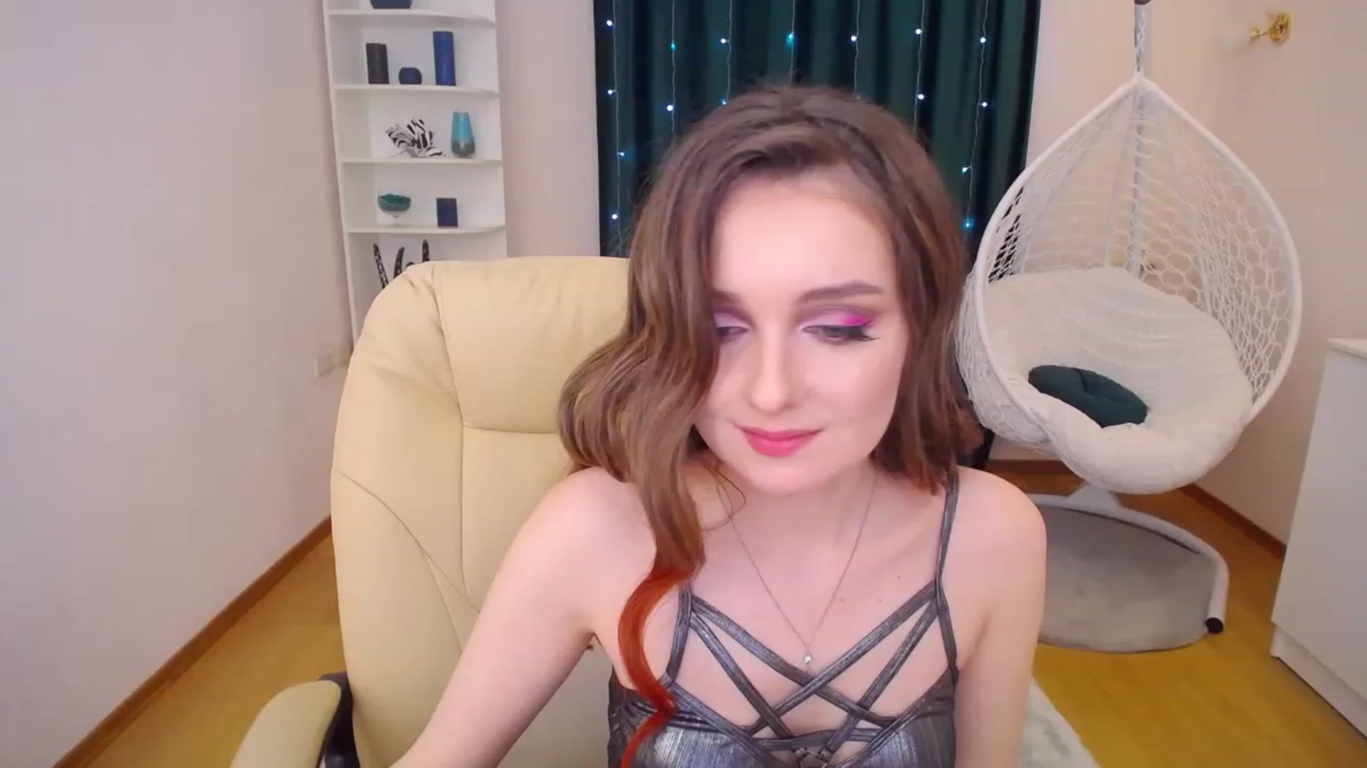 Gallery image thumbnail from OceanFeelss's myfreecams stream on, 01/16/2023, 11:17 image 11 of 20
