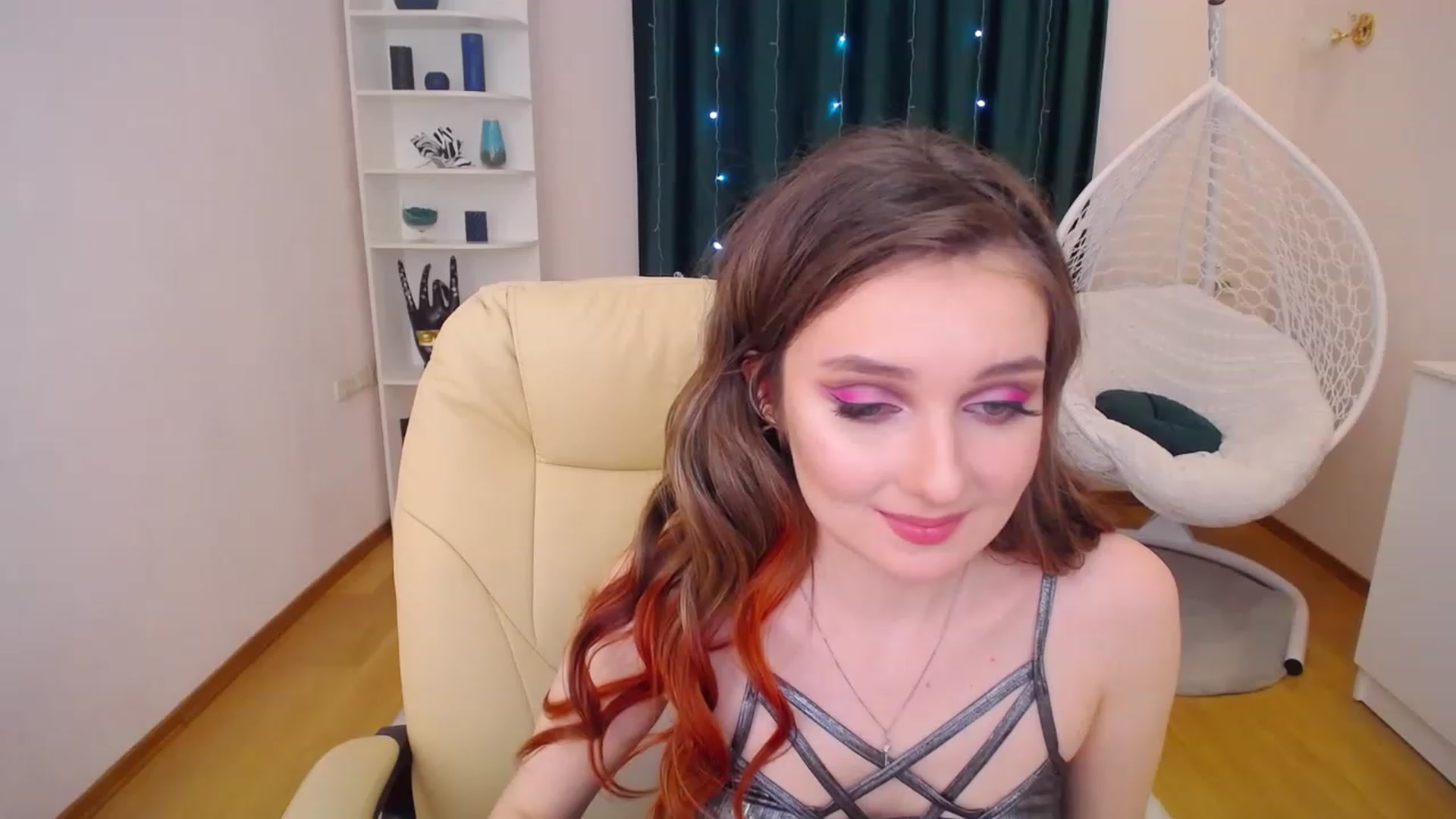 Gallery image thumbnail from OceanFeelss's myfreecams stream on, 01/16/2023, 11:17 image 13 of 20