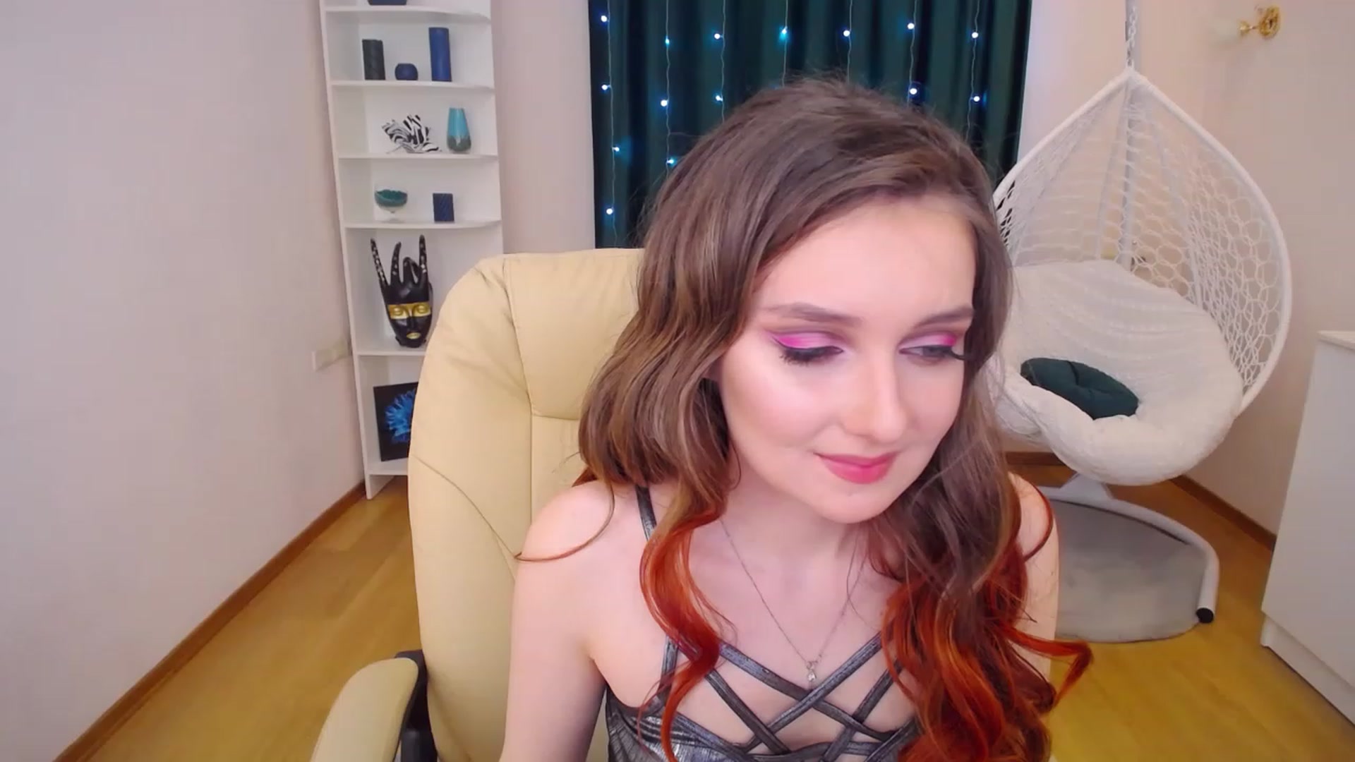 Gallery image thumbnail from OceanFeelss's myfreecams stream on, 01/16/2023, 11:52 image 19 of 20