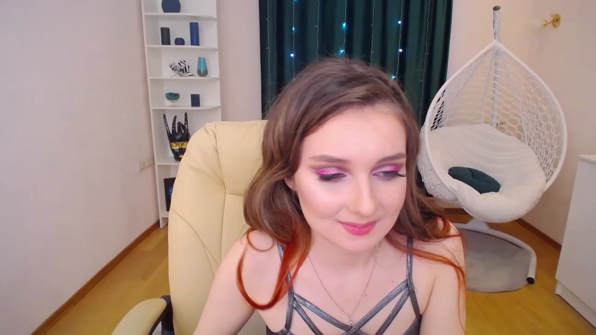 Gallery image thumbnail from OceanFeelss's myfreecams stream on, 01/16/2023, 11:52 image 6 of 20