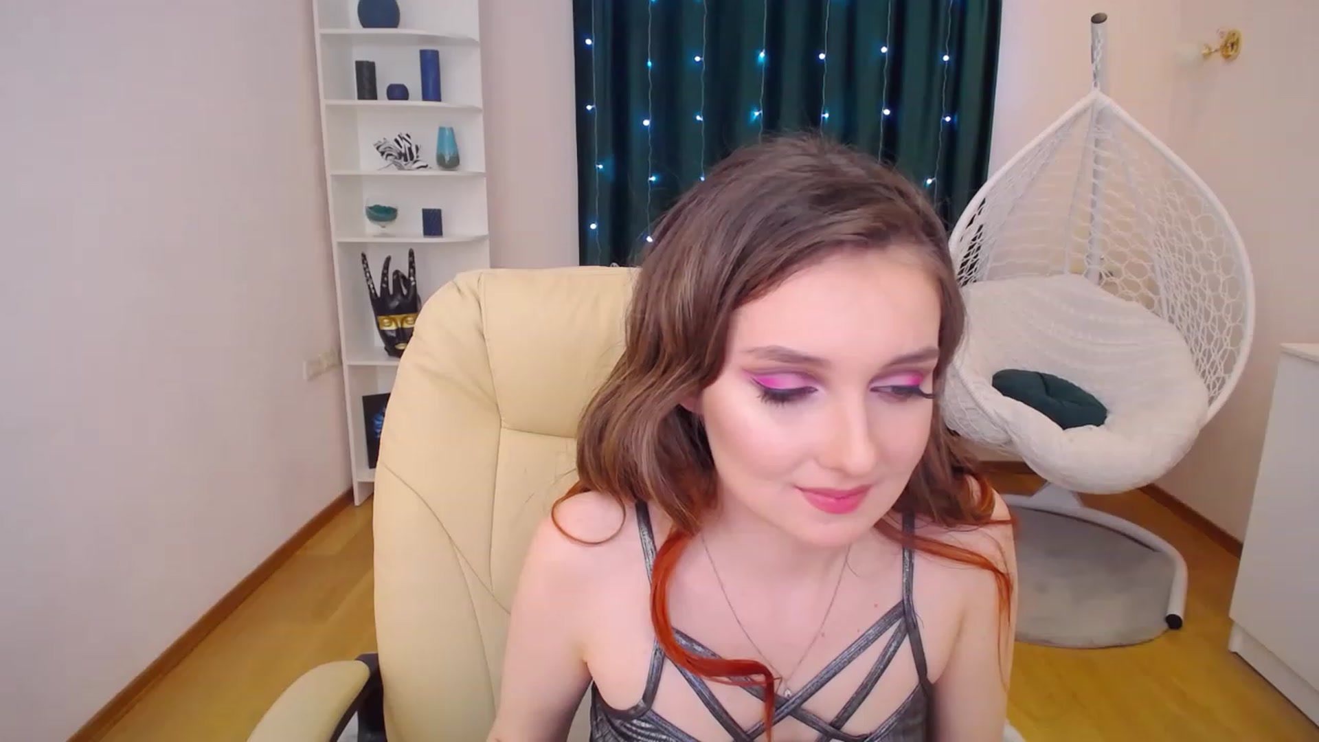Gallery image thumbnail from OceanFeelss's myfreecams stream on, 01/16/2023, 11:52 image 7 of 20