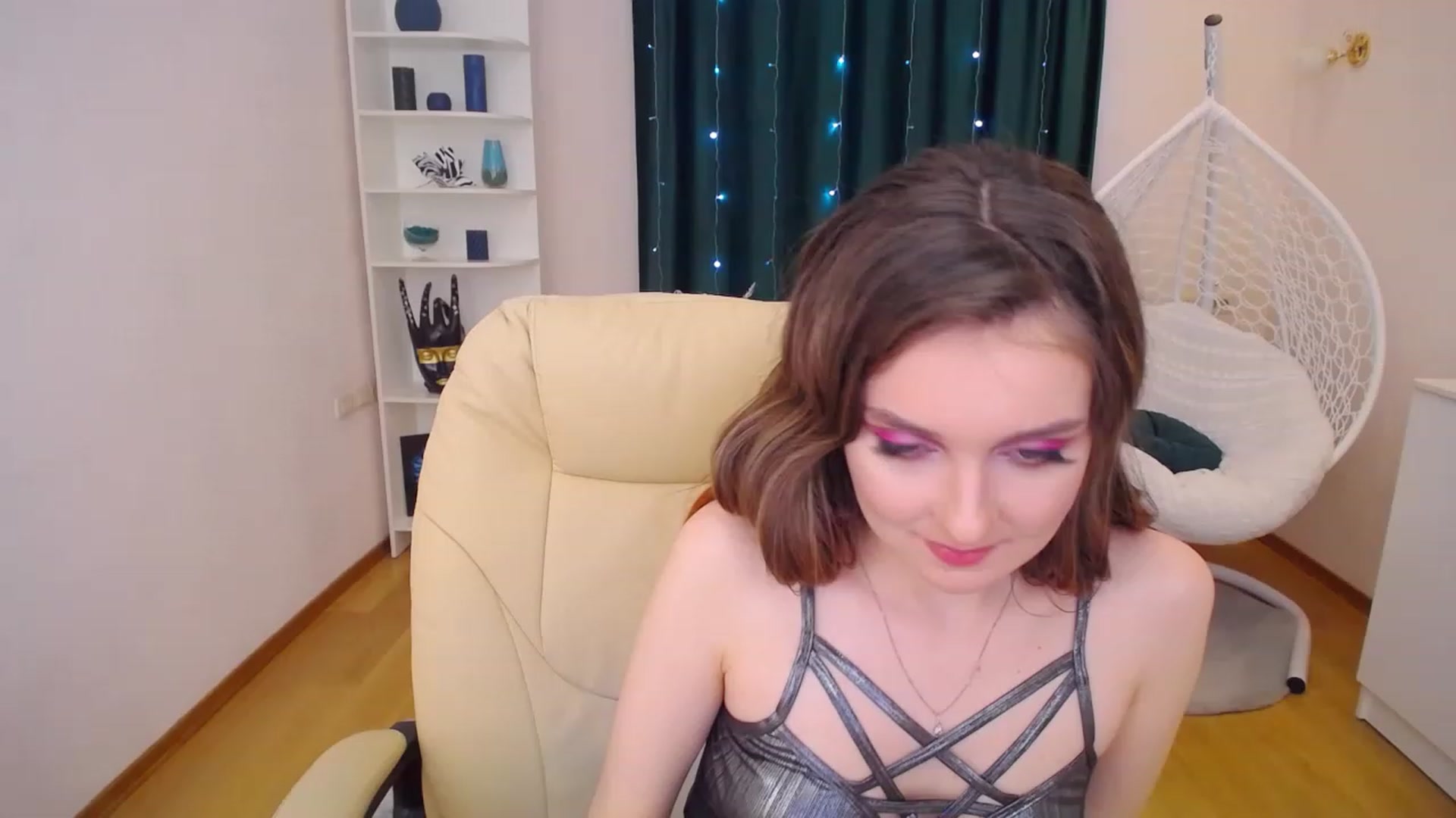 Gallery image thumbnail from OceanFeelss's myfreecams stream on, 01/16/2023, 11:52 image 2 of 20