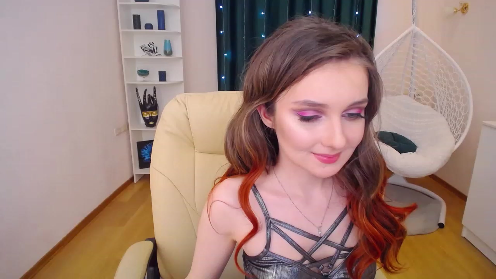 Gallery image thumbnail from OceanFeelss's myfreecams stream on, 01/16/2023, 11:52 image 17 of 20