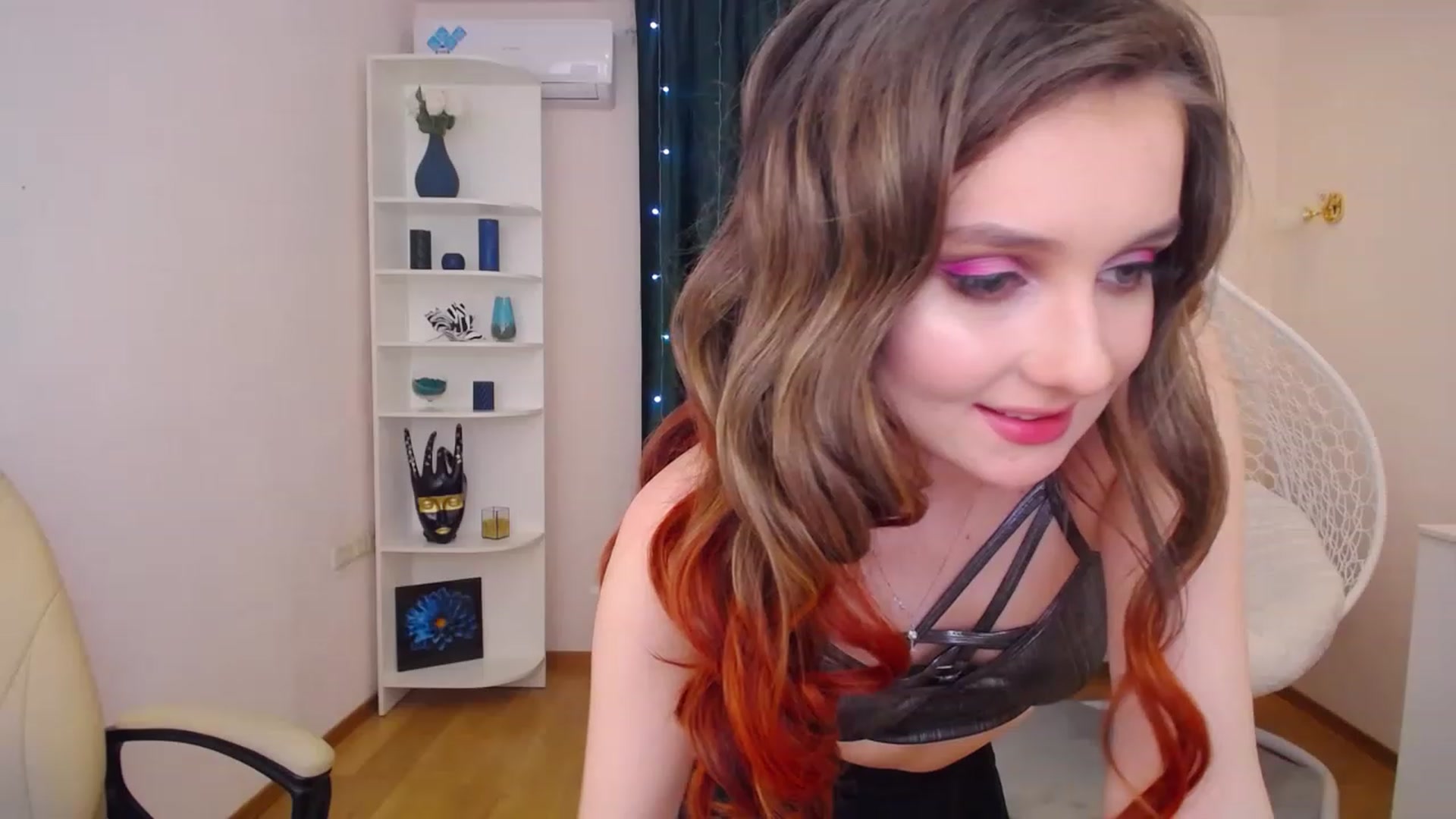 Gallery image thumbnail from OceanFeelss's myfreecams stream on, 01/16/2023, 11:52 image 15 of 20