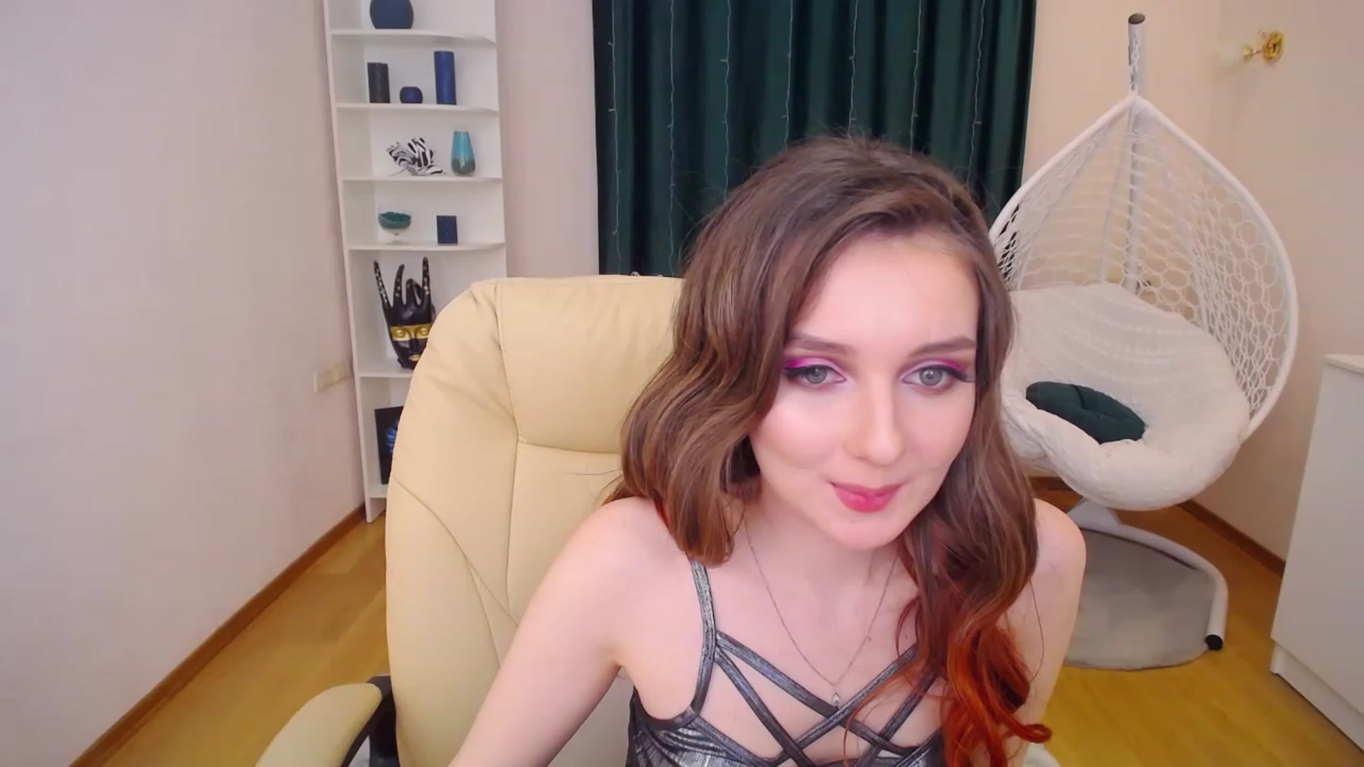 Gallery image thumbnail from OceanFeelss's myfreecams stream on, 01/16/2023, 11:52 image 4 of 20