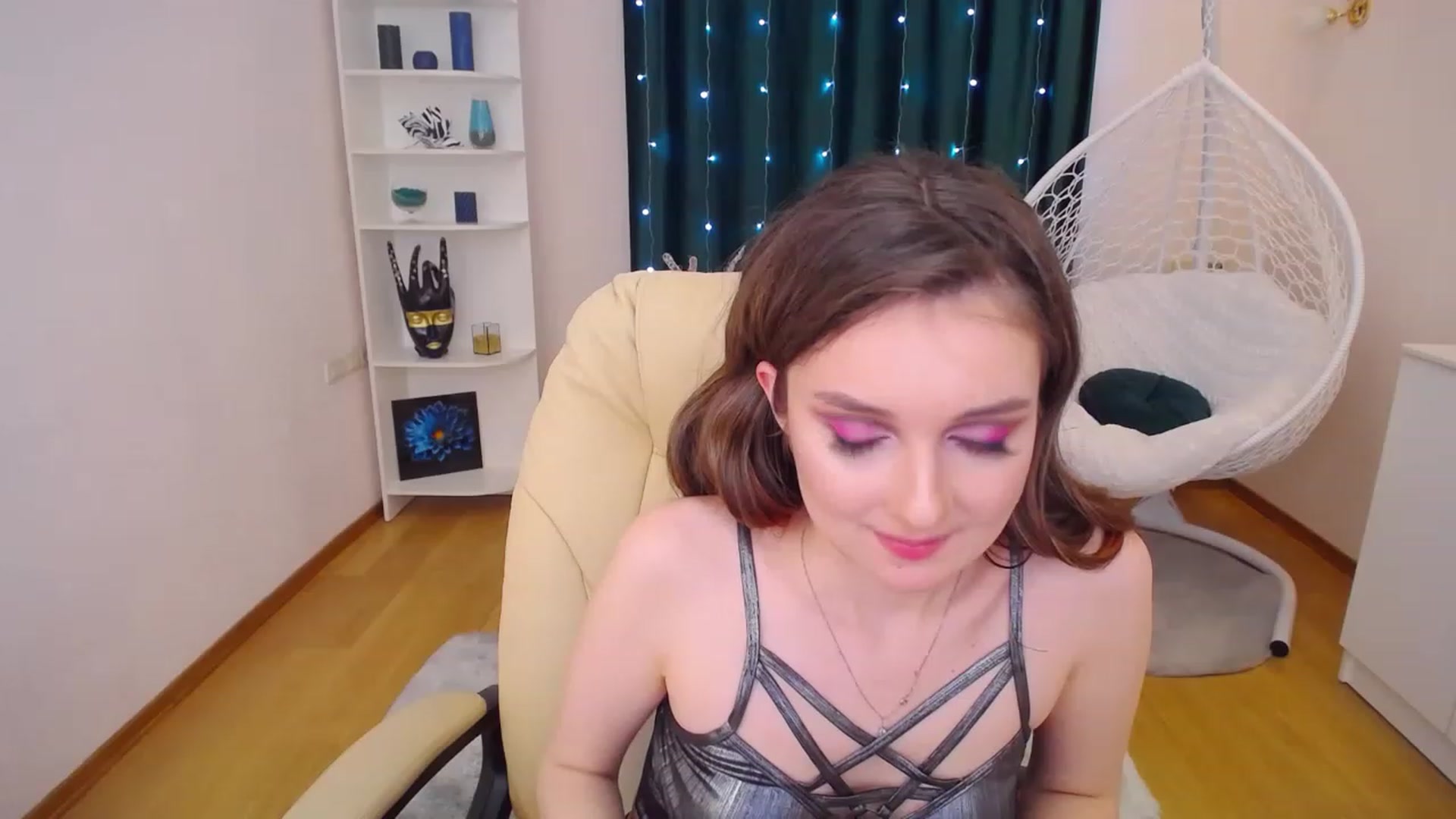 Gallery image thumbnail from OceanFeelss's myfreecams stream on, 01/16/2023, 14:52 image 18 of 20