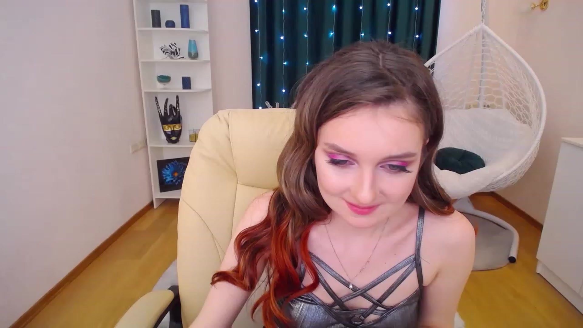 Gallery image thumbnail from OceanFeelss's myfreecams stream on, 01/16/2023, 14:52 image 11 of 20