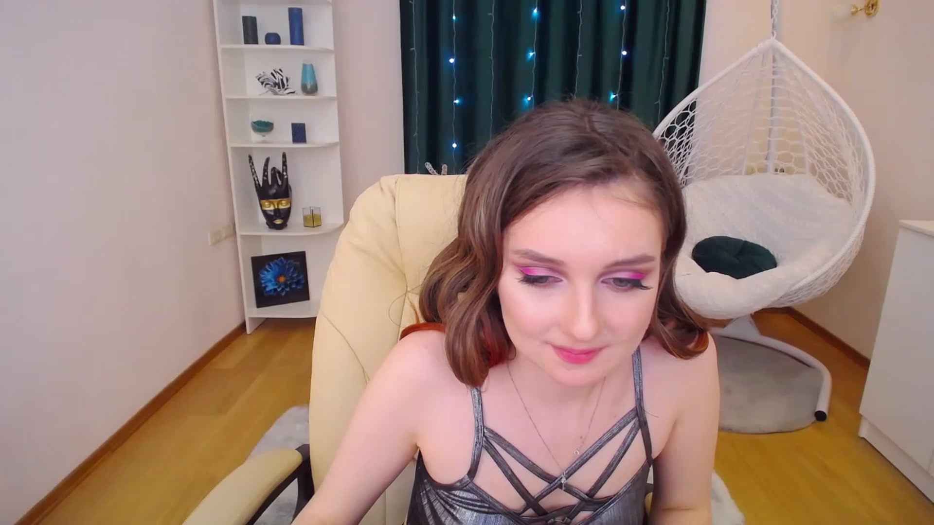 Gallery image thumbnail from OceanFeelss's myfreecams stream on, 01/16/2023, 14:52 image 14 of 20