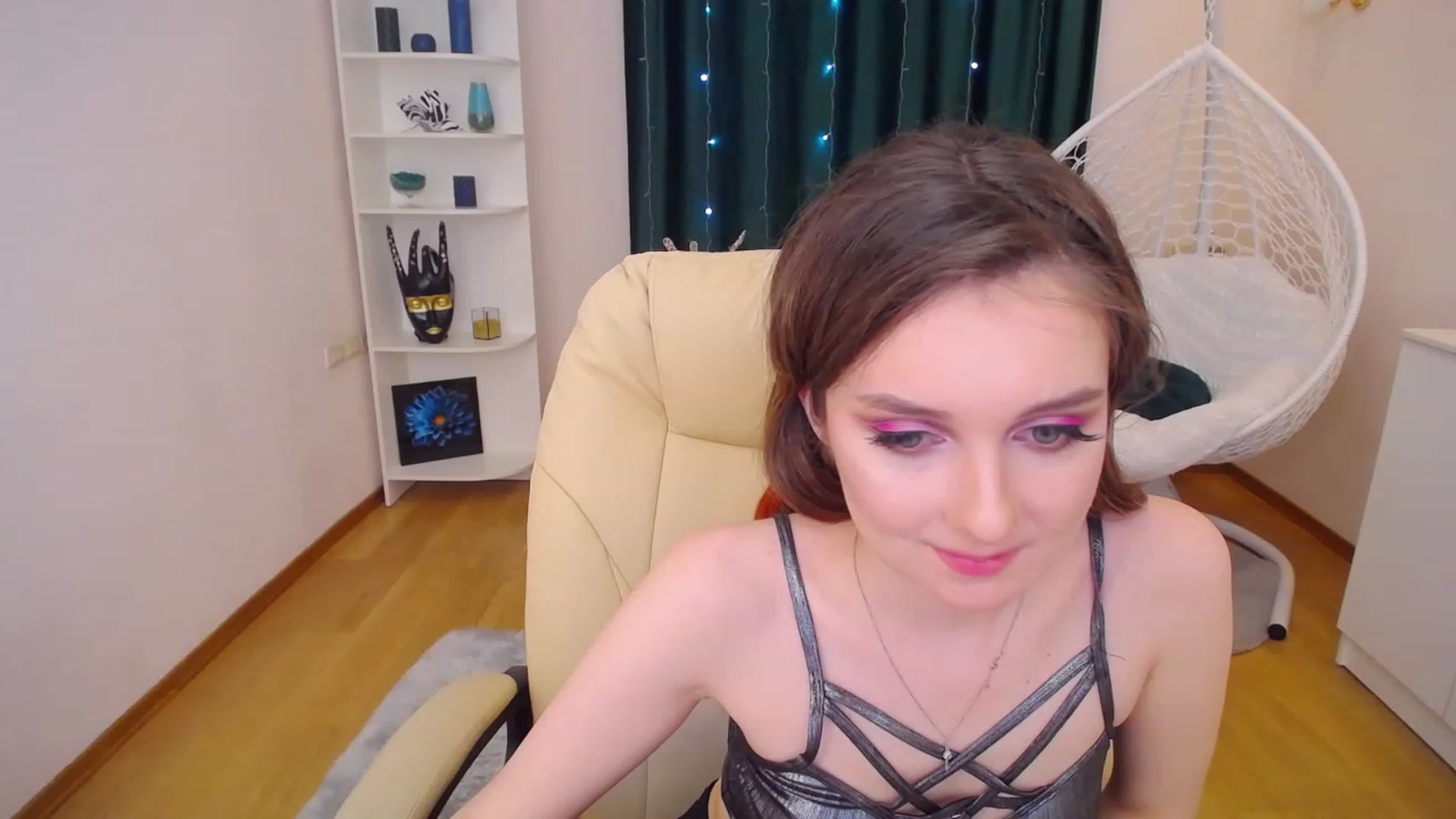 Gallery image thumbnail from OceanFeelss's myfreecams stream on, 01/16/2023, 16:09 image 19 of 20