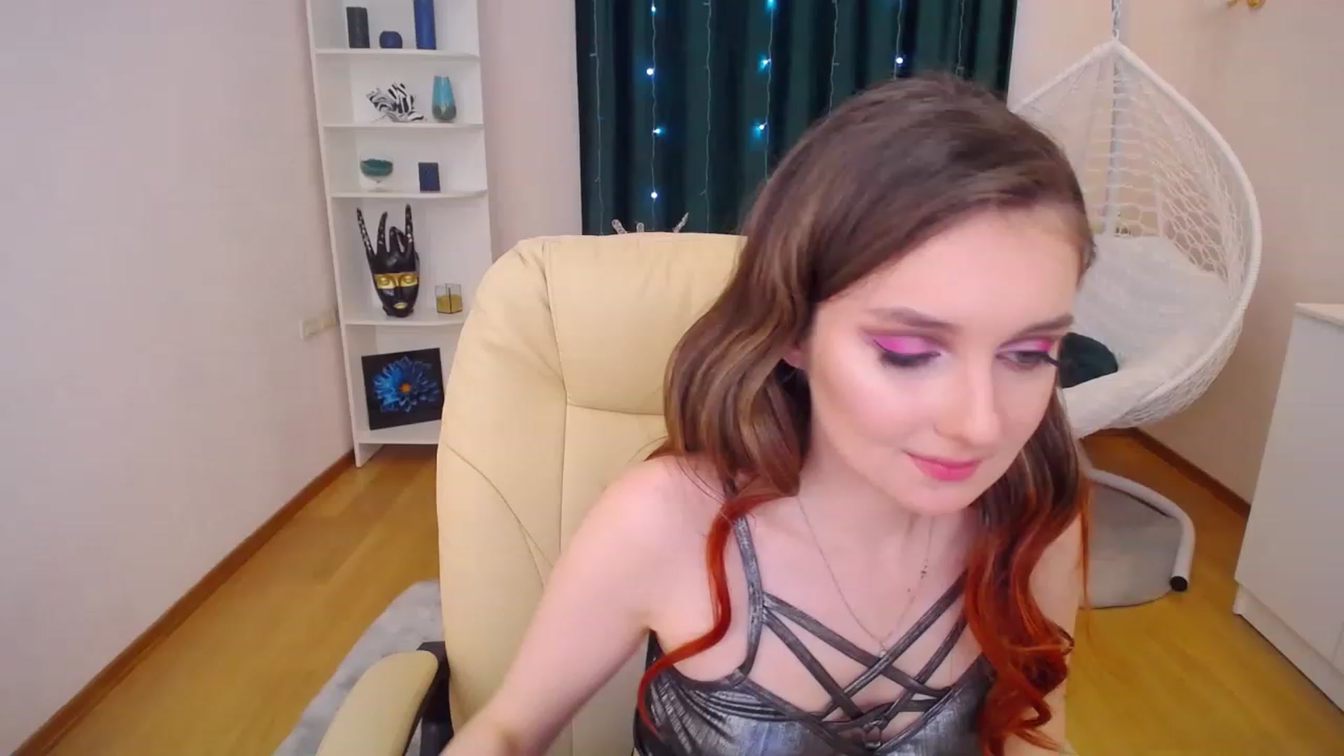 Gallery image thumbnail from OceanFeelss's myfreecams stream on, 01/16/2023, 16:09 image 9 of 20