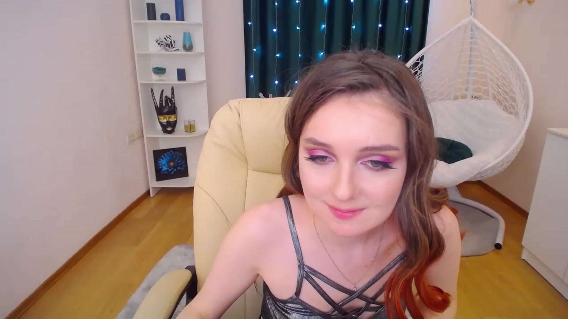Gallery image thumbnail from OceanFeelss's myfreecams stream on, 01/16/2023, 16:09 image 14 of 20