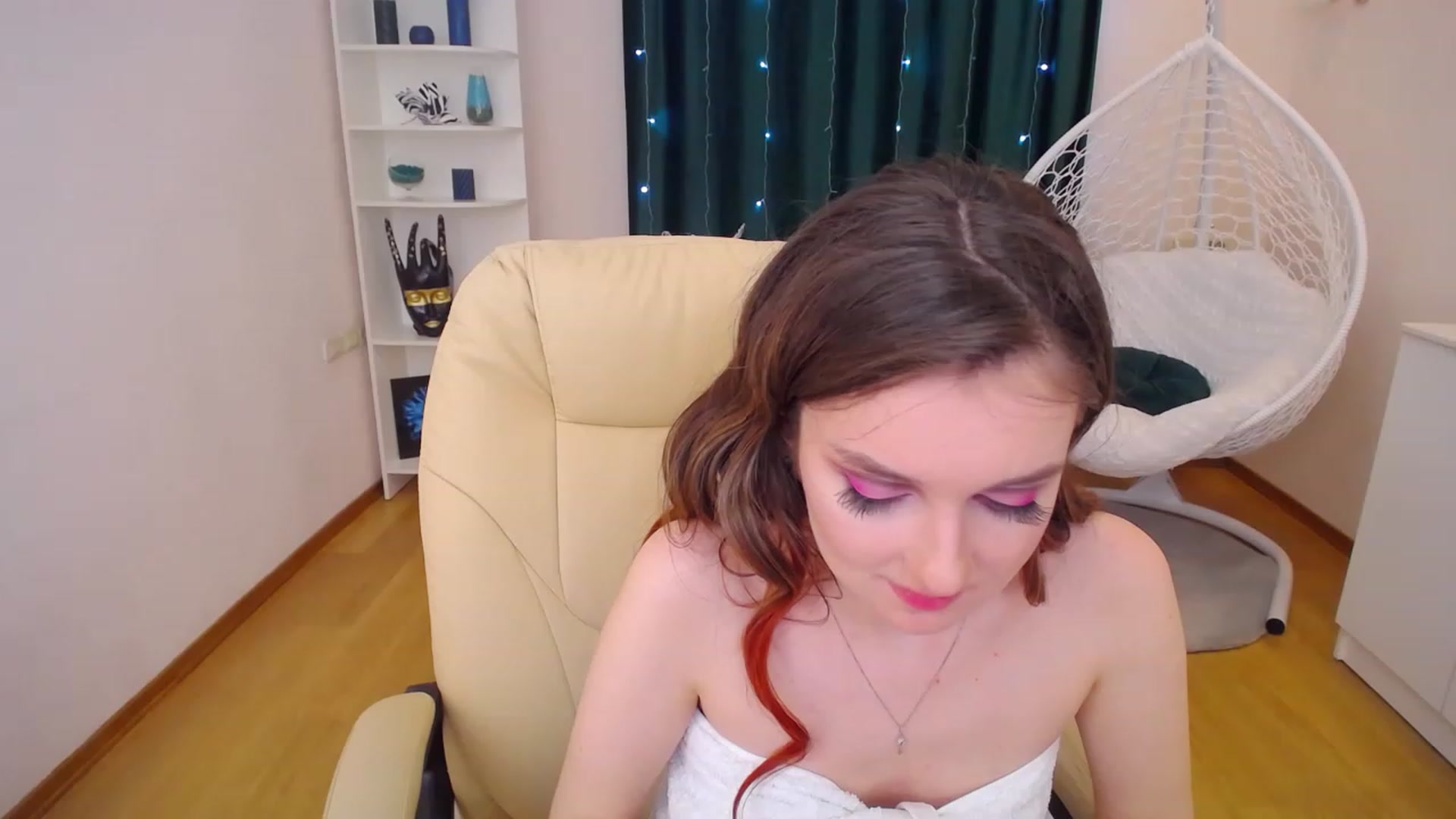 Gallery image thumbnail from OceanFeelss's myfreecams stream on, 01/16/2023, 16:40 image 17 of 20