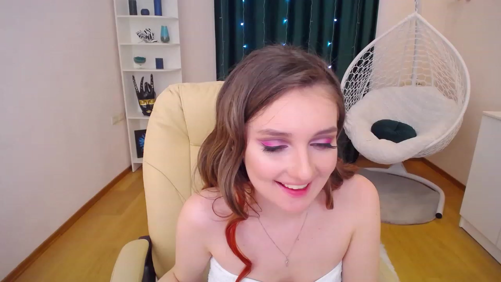Gallery image thumbnail from OceanFeelss's myfreecams stream on, 01/16/2023, 16:40 image 19 of 20