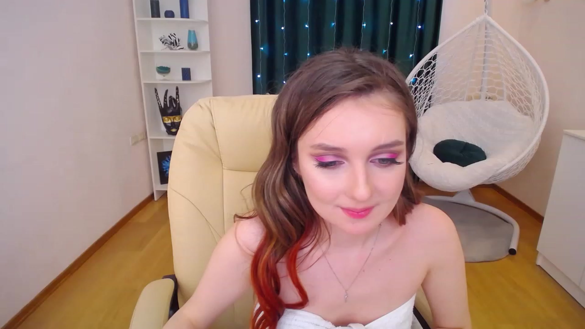 Gallery image thumbnail from OceanFeelss's myfreecams stream on, 01/16/2023, 16:40 image 15 of 20