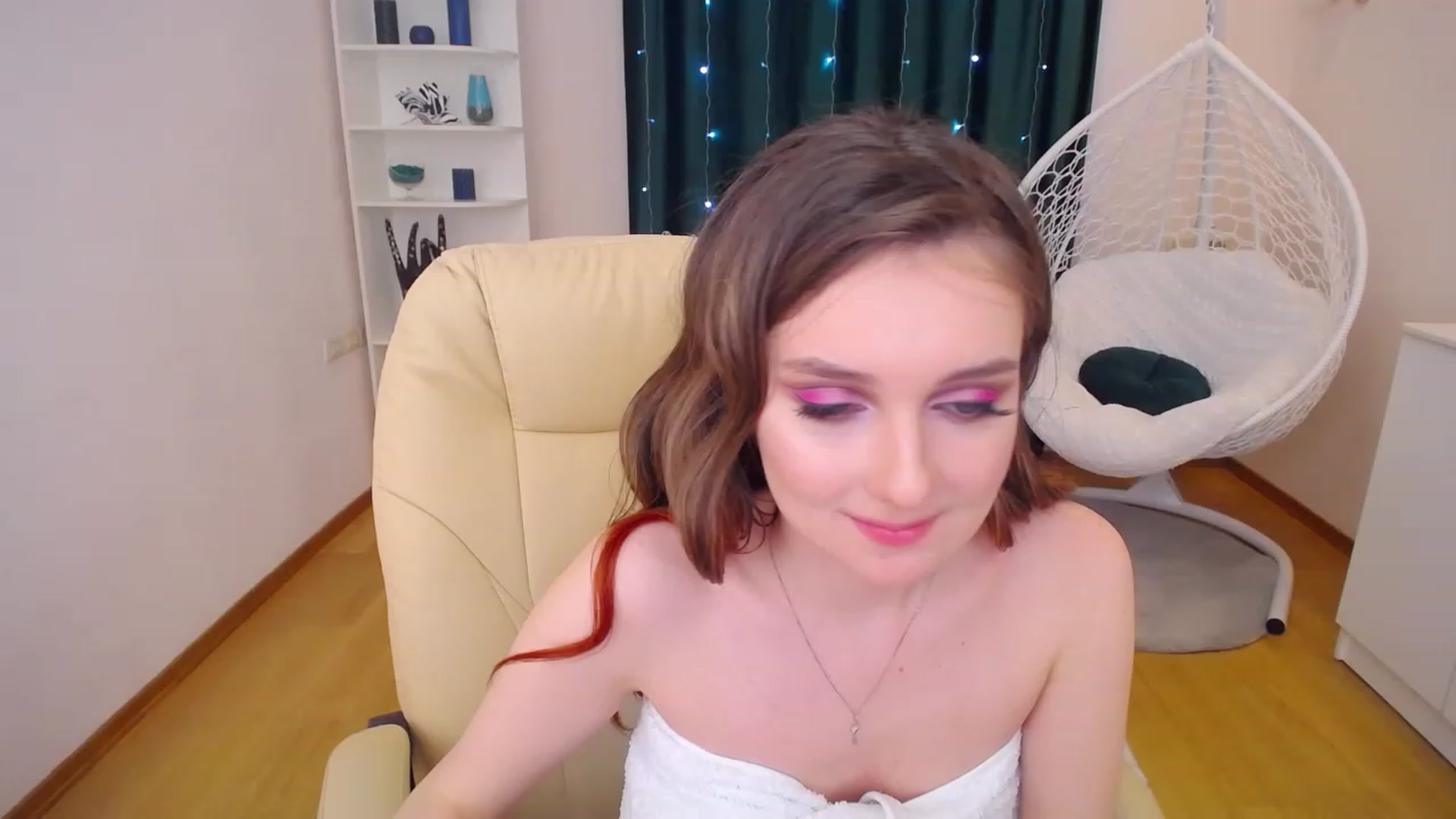 Gallery image thumbnail from OceanFeelss's myfreecams stream on, 01/16/2023, 16:40 image 11 of 20