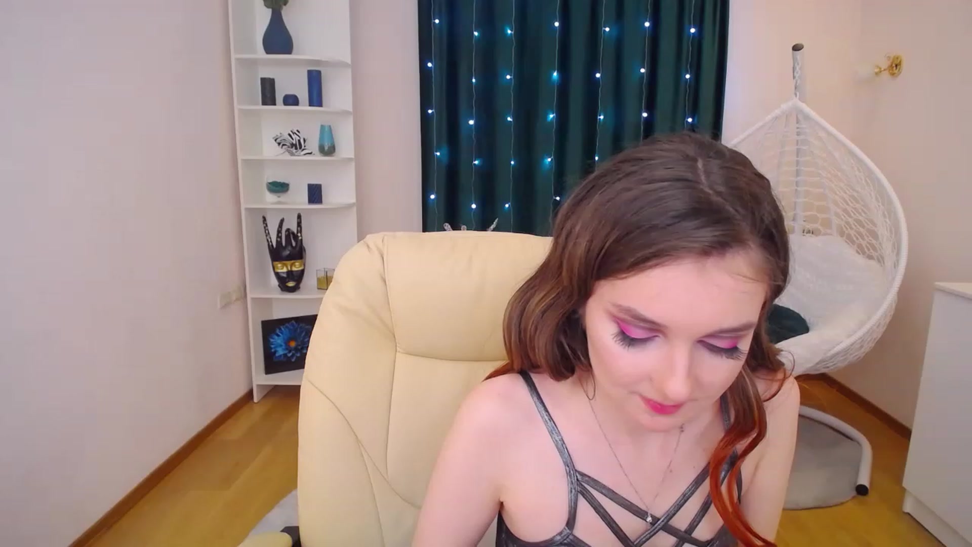 Gallery image thumbnail from OceanFeelss's myfreecams stream on, 01/16/2023, 16:40 image 2 of 20