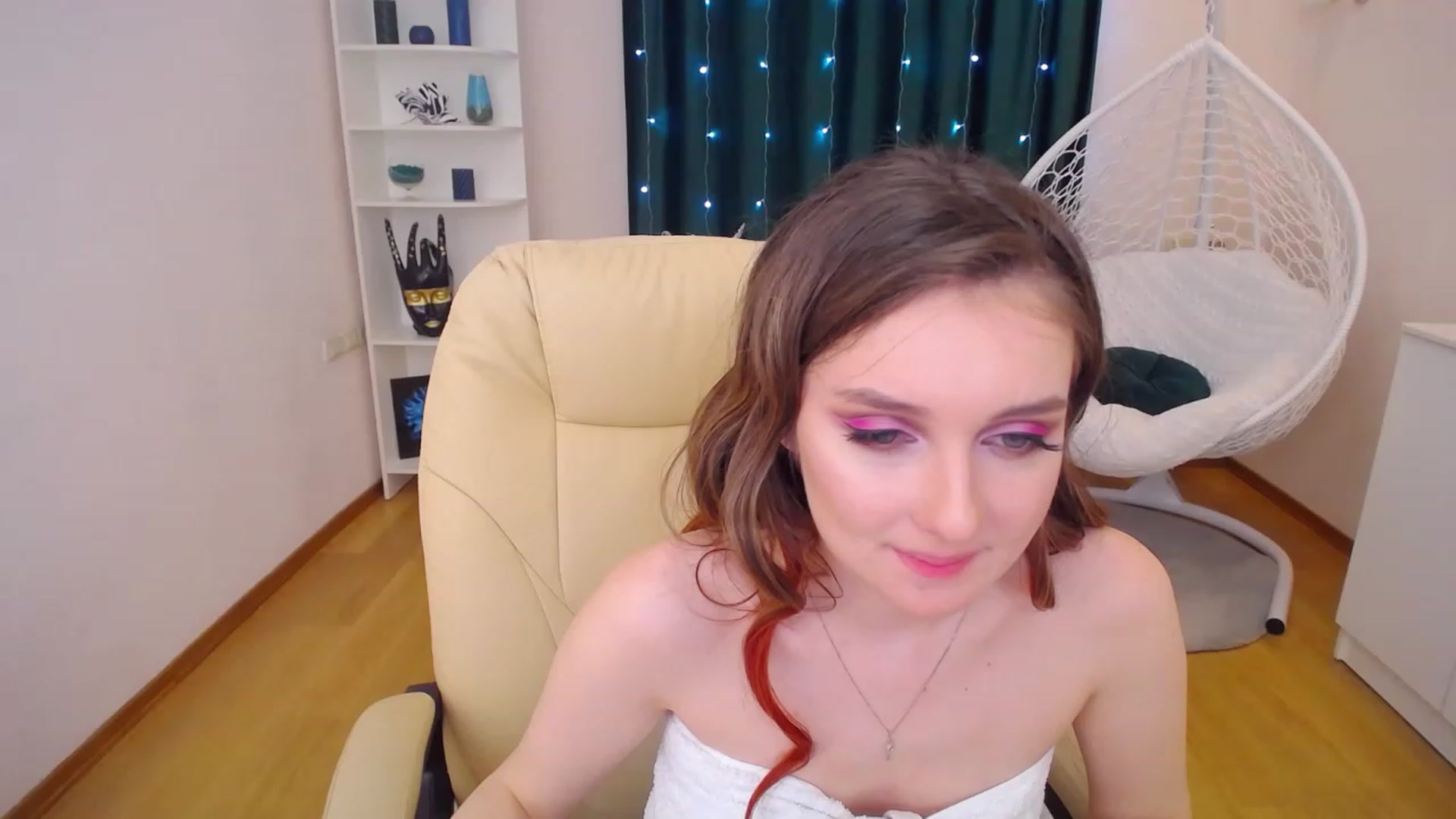 Gallery image thumbnail from OceanFeelss's myfreecams stream on, 01/16/2023, 16:40 image 18 of 20