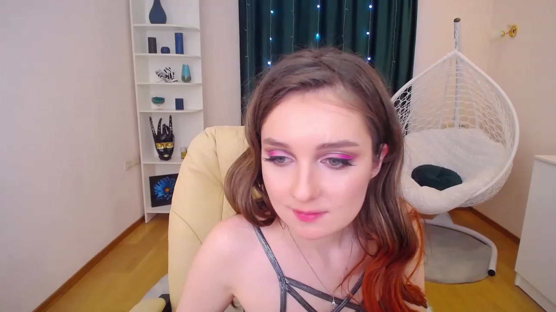 Gallery image thumbnail from OceanFeelss's myfreecams stream on, 01/16/2023, 16:40 image 4 of 20