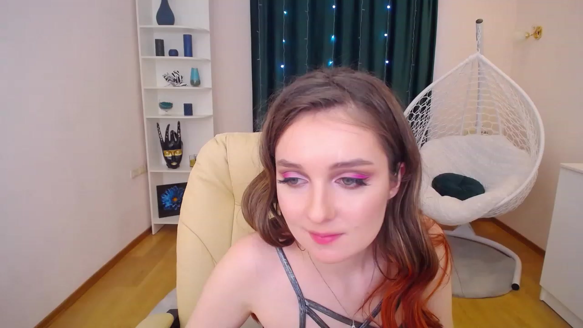 Gallery image thumbnail from OceanFeelss's myfreecams stream on, 01/16/2023, 16:40 image 5 of 20